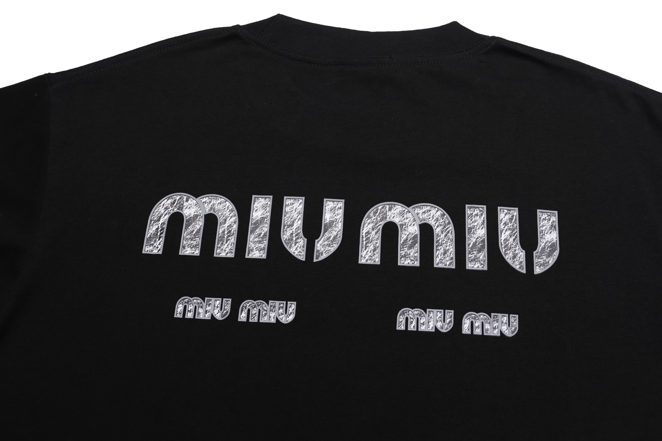 Fashionable Miu Miu T-shirt Shorts for All Genders in XS-L Sizes - 图片 4