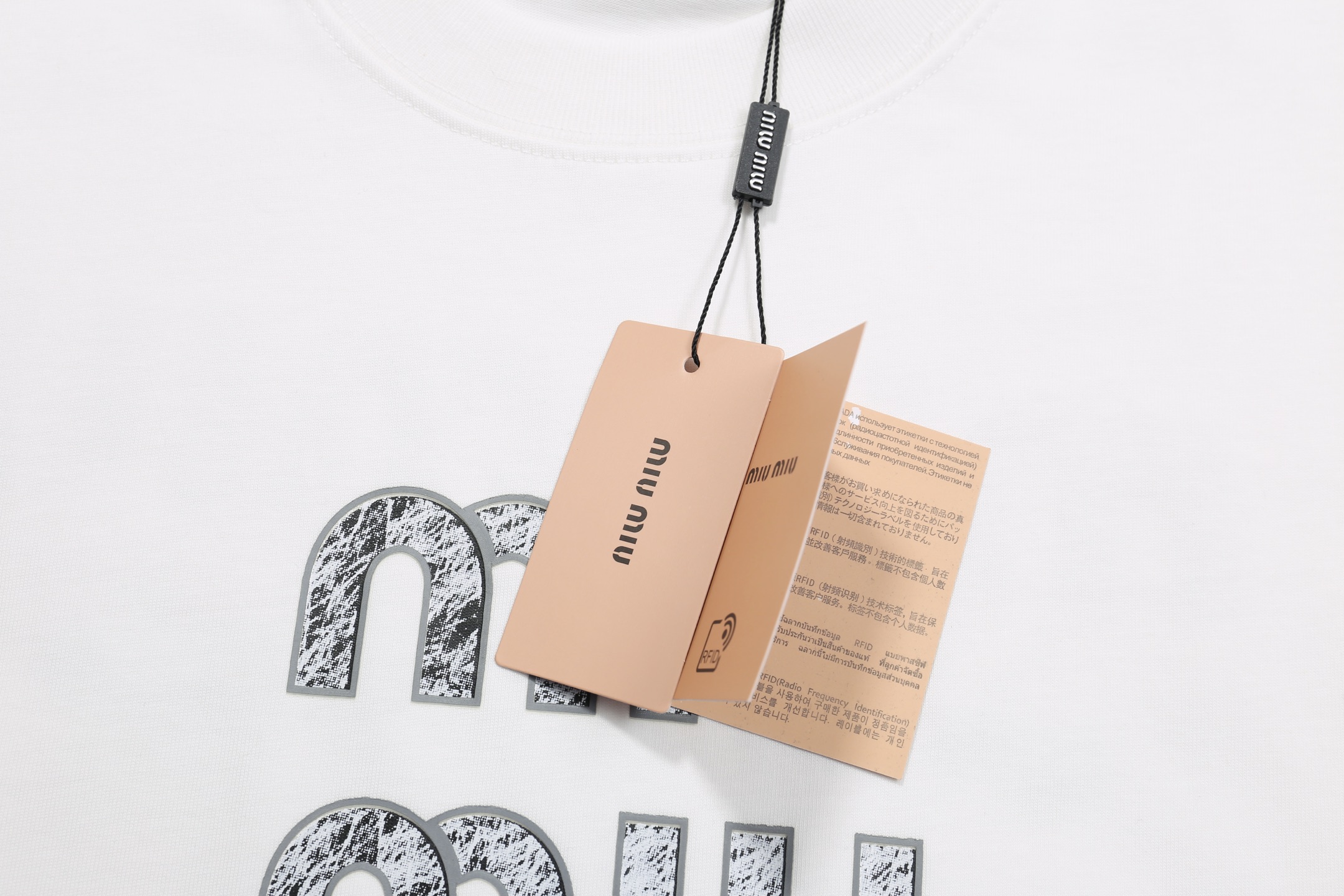 Miu Miu Symbolic T-shirt Shorts Collection for XS-L Sizes - 图片 7