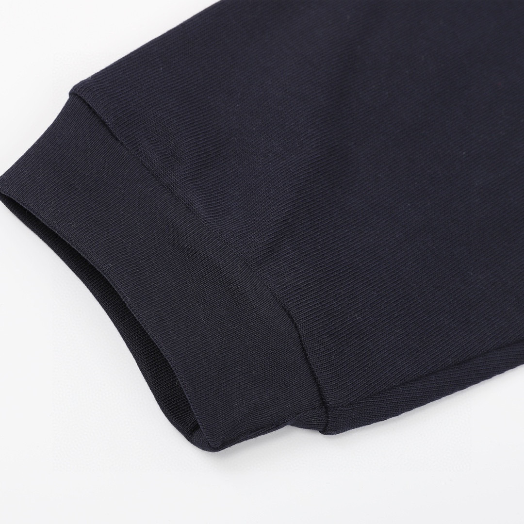 Burberry BBR Classic Blowback Logo Bat Sleeves – Premium Quality and Comfort - 图片 6