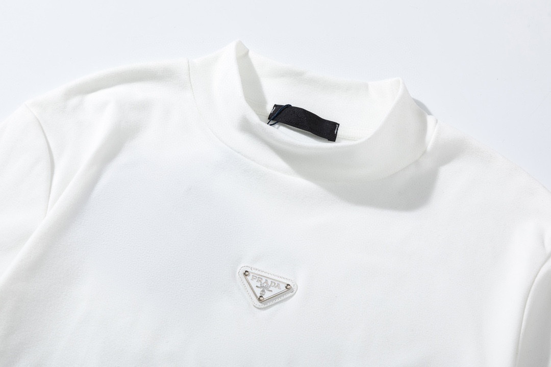 Prada Triangle Long Sleeves: Cozy, Warm, Customizable Skin – Black/White, SM-XXL Sizes - 图片 5