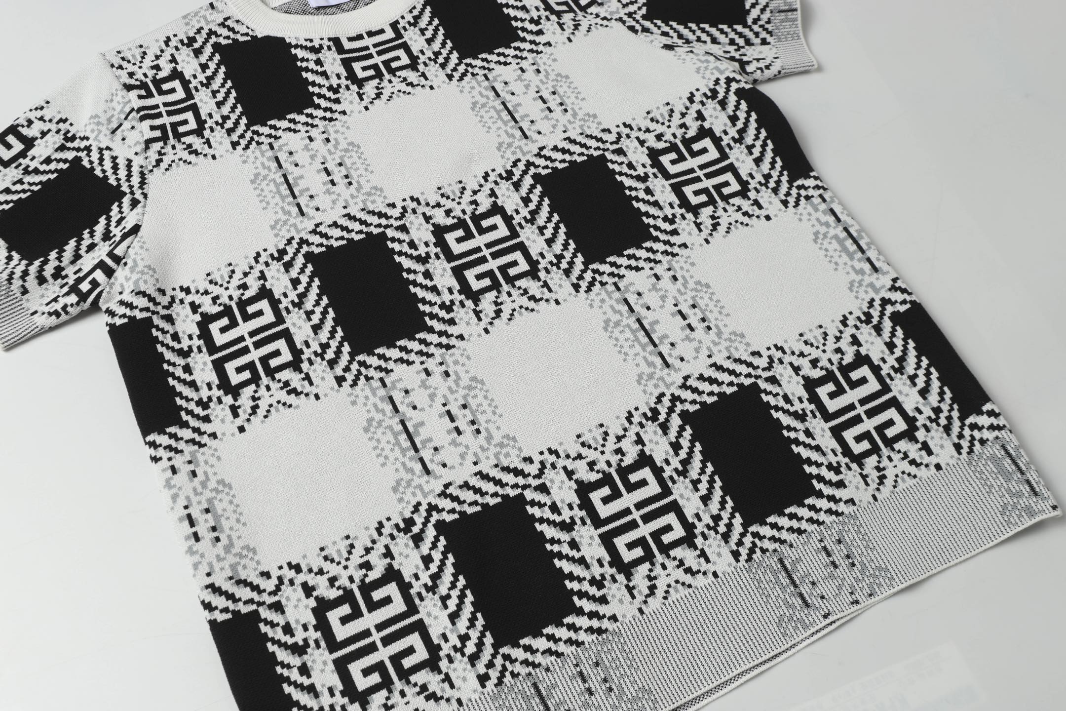 Fashion Alert: Givenchy Gift-Vanch Weave 25ss Sweater T-shirt Collection for Men and Women - 图片 5