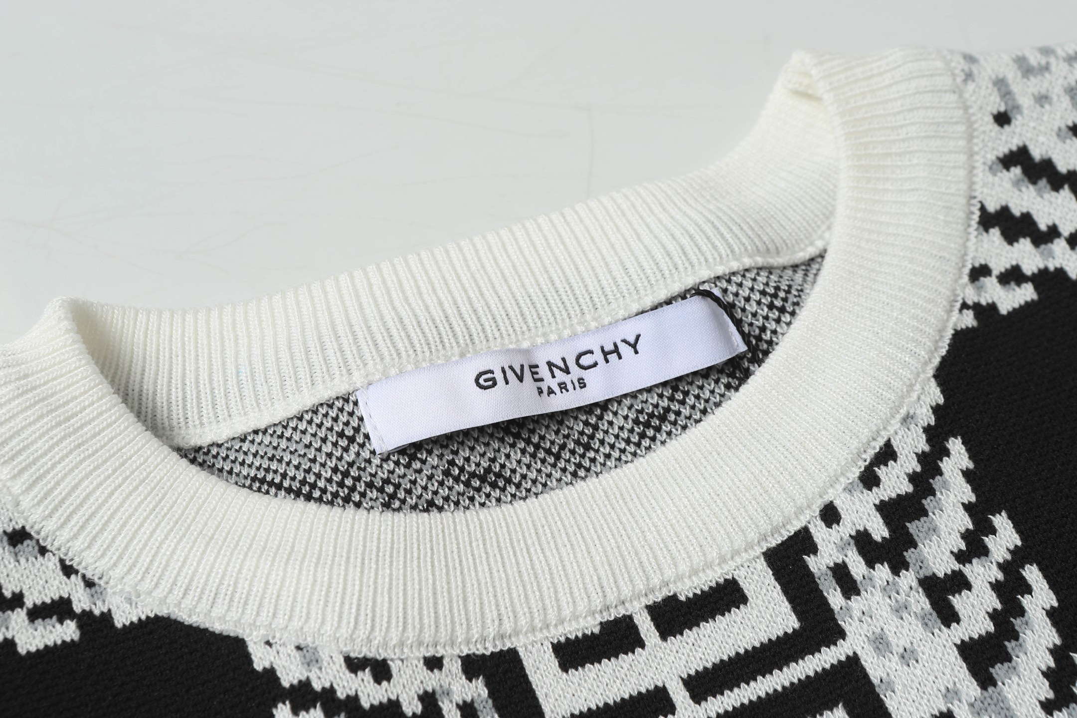 Fashion Alert: Givenchy Gift-Vanch Weave 25ss Sweater T-shirt Collection for Men and Women - 图片 9