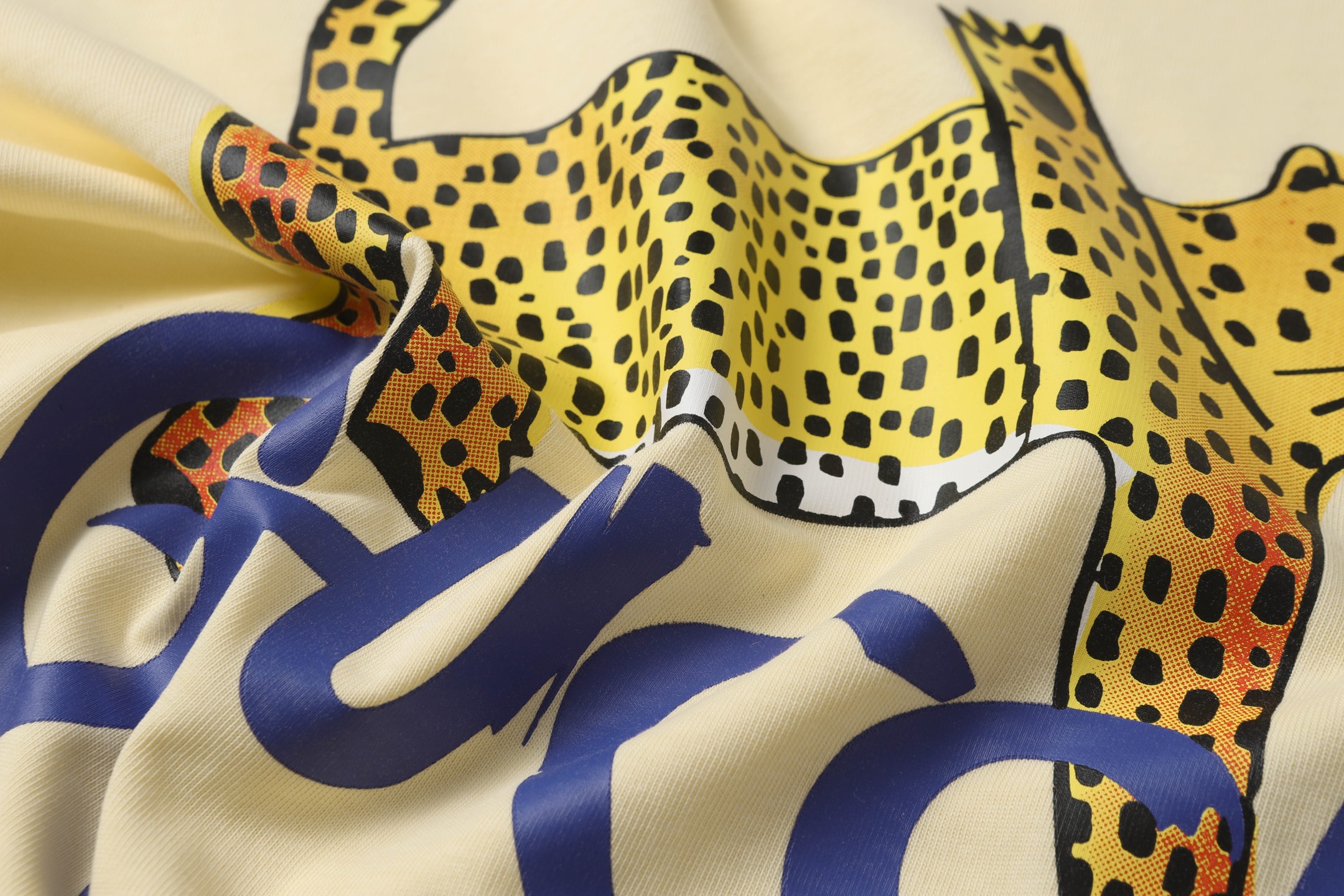 “Gucci 2024 Money Panther T-Shirt: Stylish Comfort in Pure Cotton Meow Color” - 图片 6