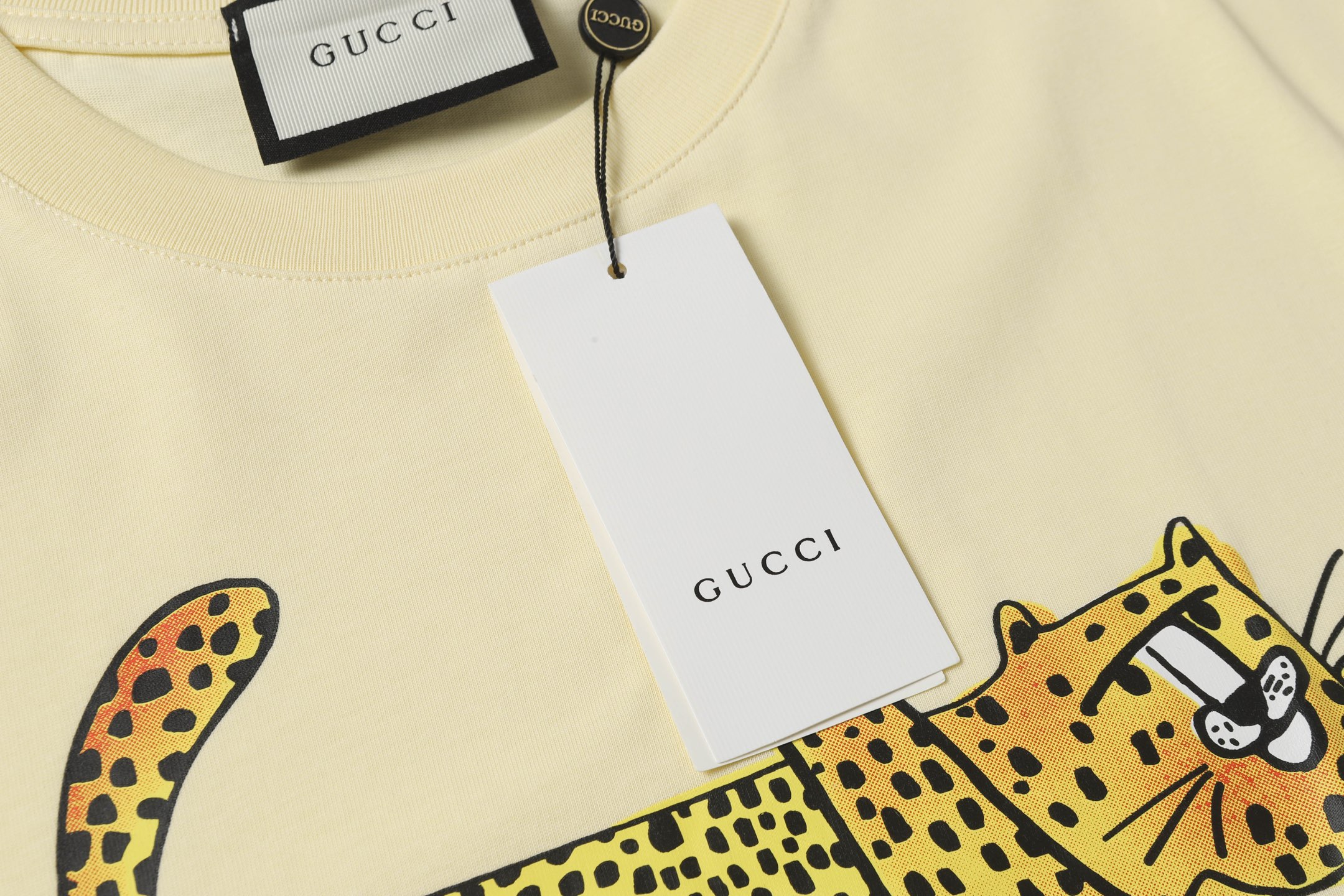 “Gucci 2024 Money Panther T-Shirt: Stylish Comfort in Pure Cotton Meow Color” - 图片 7