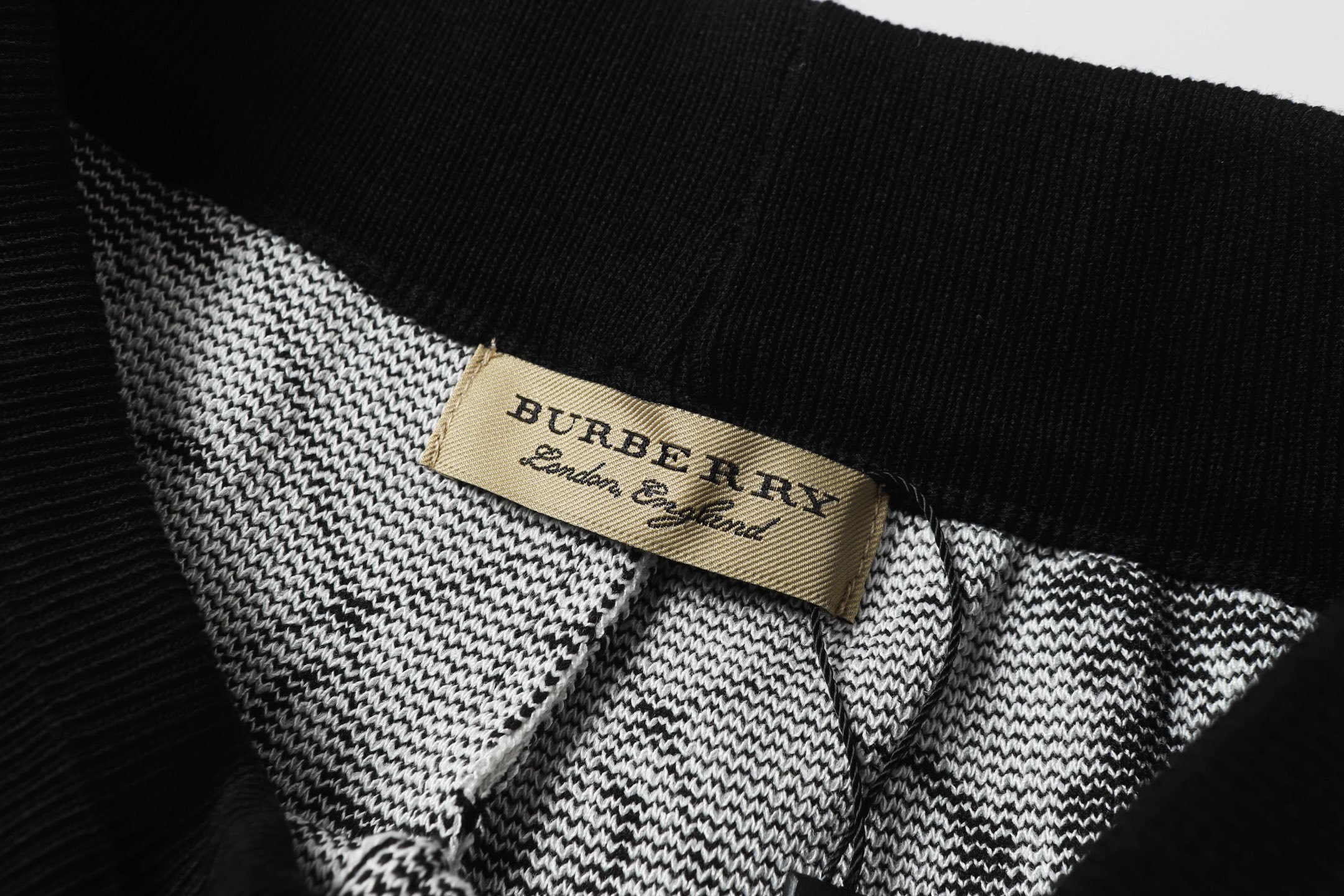 “BURBERRY 2023SS Velvet Flower Knitting Shorts with Gold Tailoring” - 图片 5