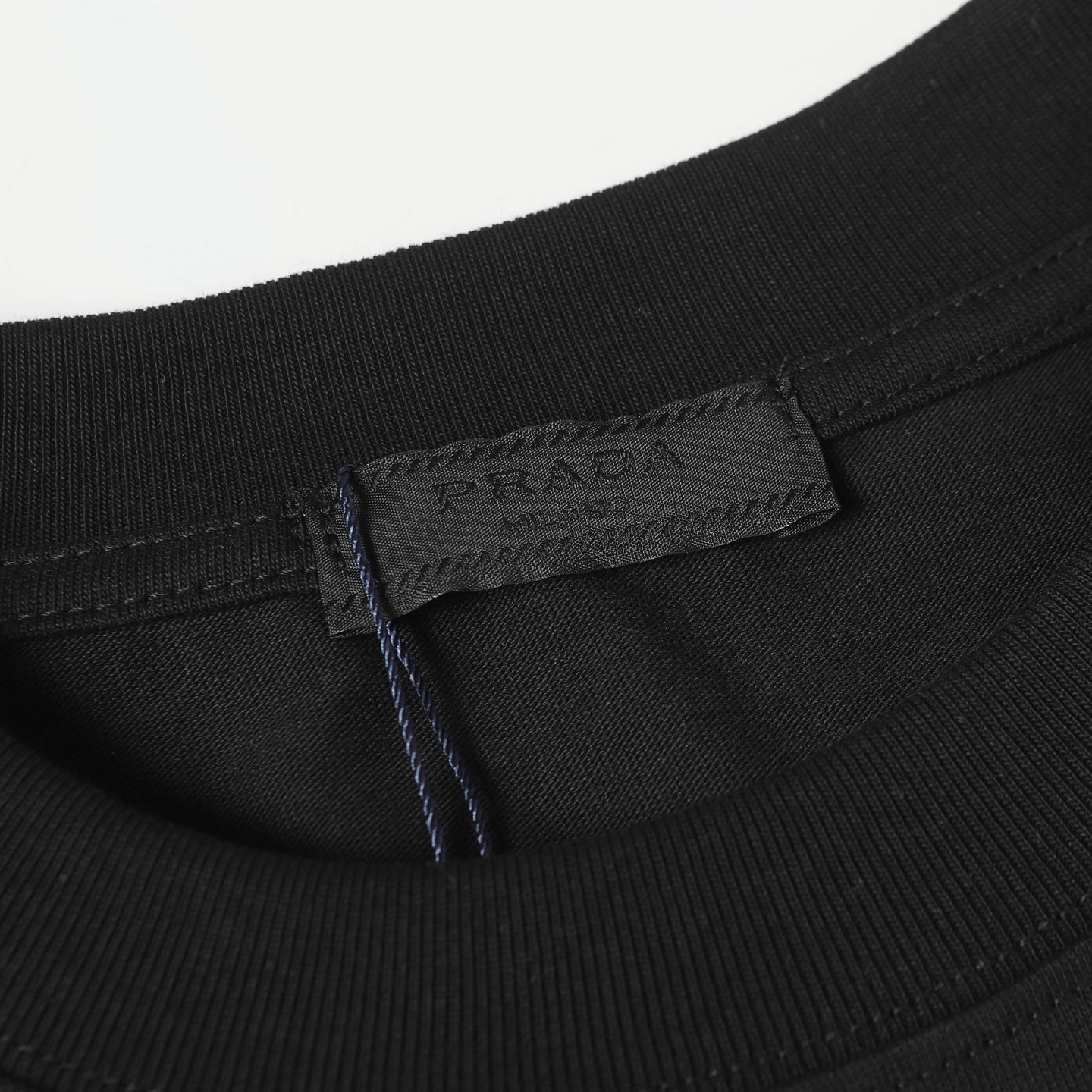 Prada Letter Logo T-Shirt: High-Quality, Soft Cotton, Customizable, 320g, Loose Fit - 图片 8