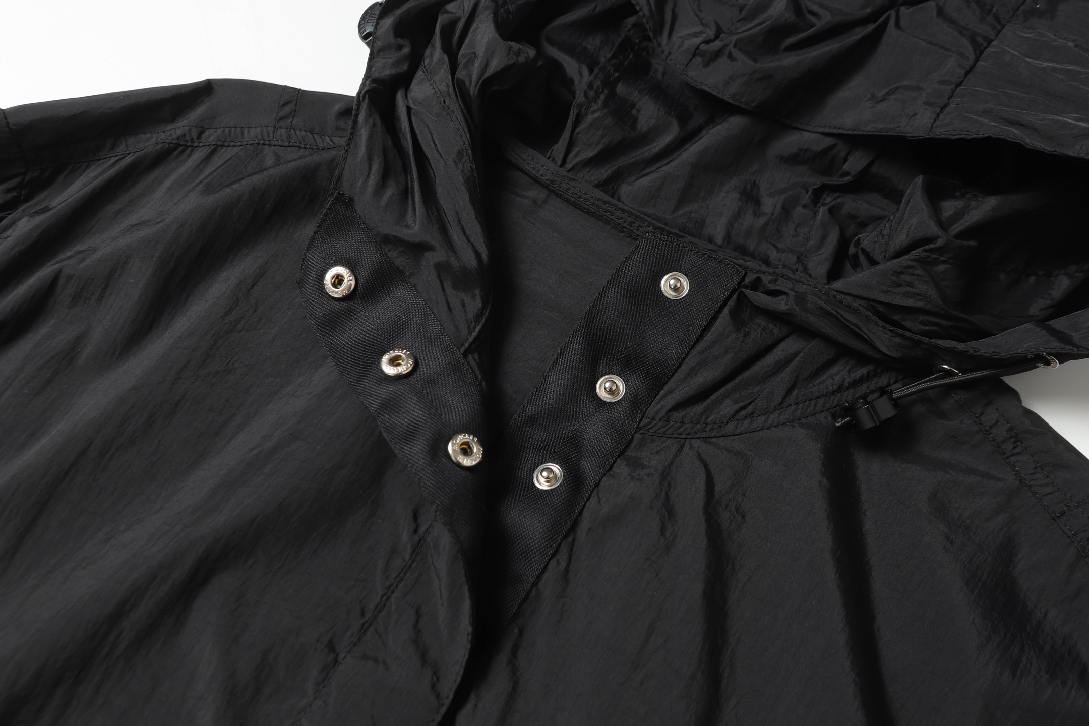 Moncler Spring/Summer 25sS Memory Fabric Collection with Light Feel - 图片 3