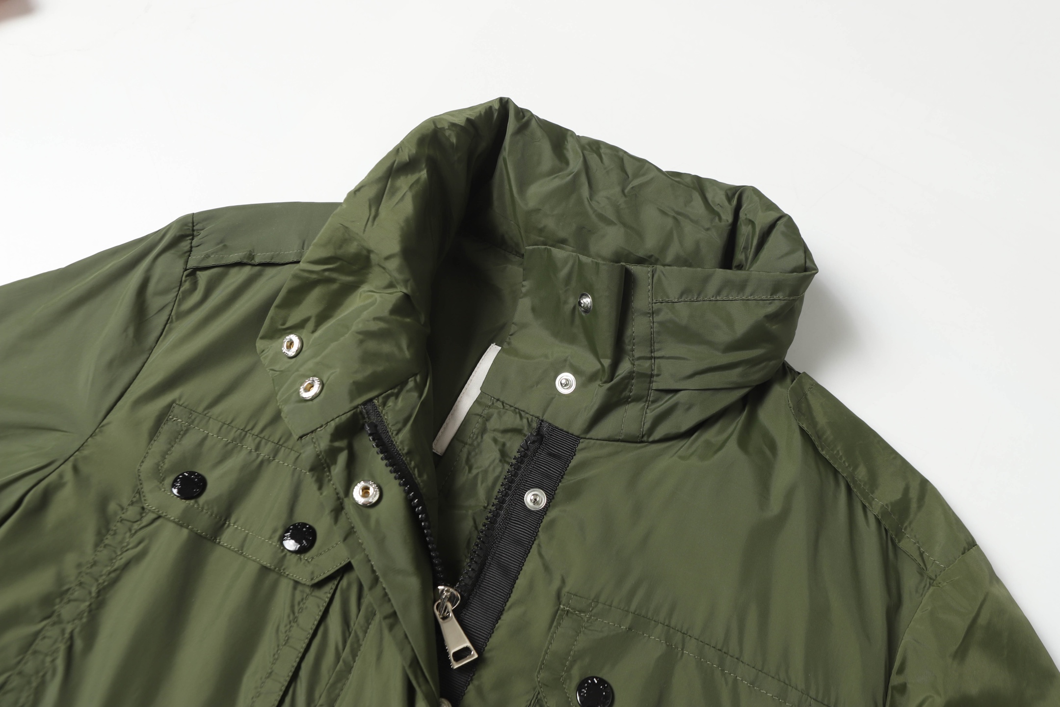 “Moncler Summer Sunscreen Jacket: Airproof, UV-Resistant, Trendy Leisure Wear” - 图片 3