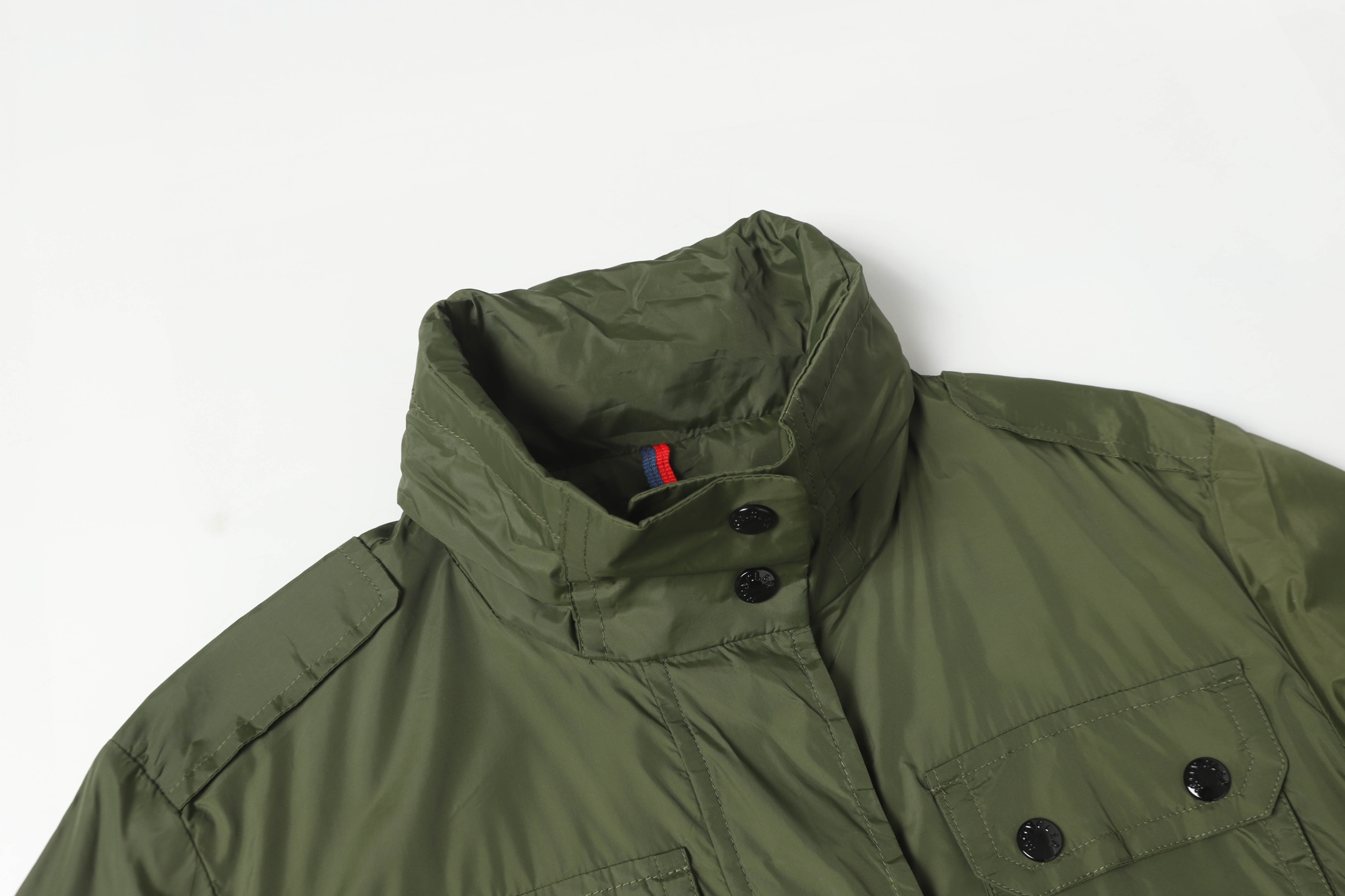 “Moncler Summer Sunscreen Jacket: Airproof, UV-Resistant, Trendy Leisure Wear” - 图片 7