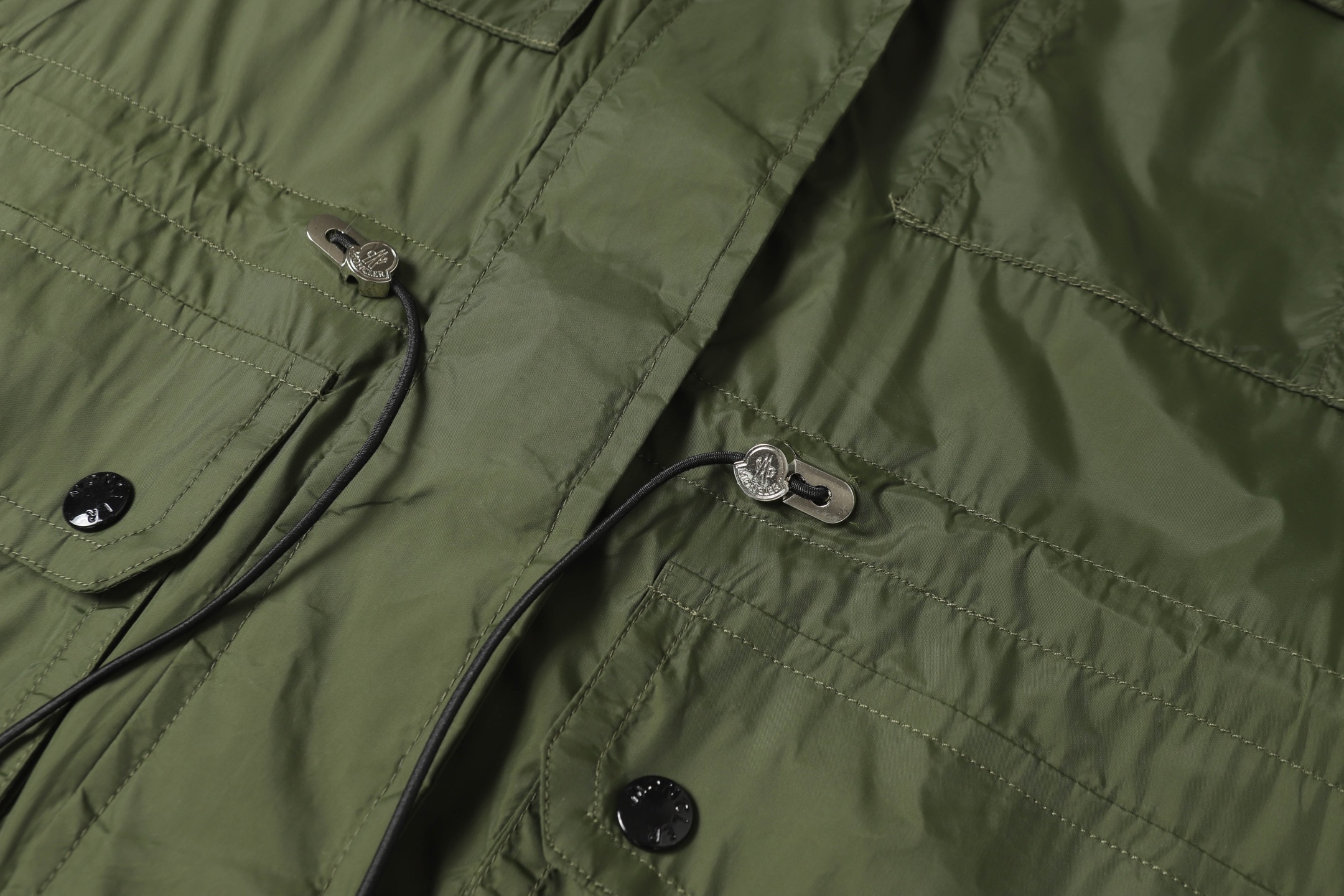 “Moncler Summer Sunscreen Jacket: Airproof, UV-Resistant, Trendy Leisure Wear” - 图片 5