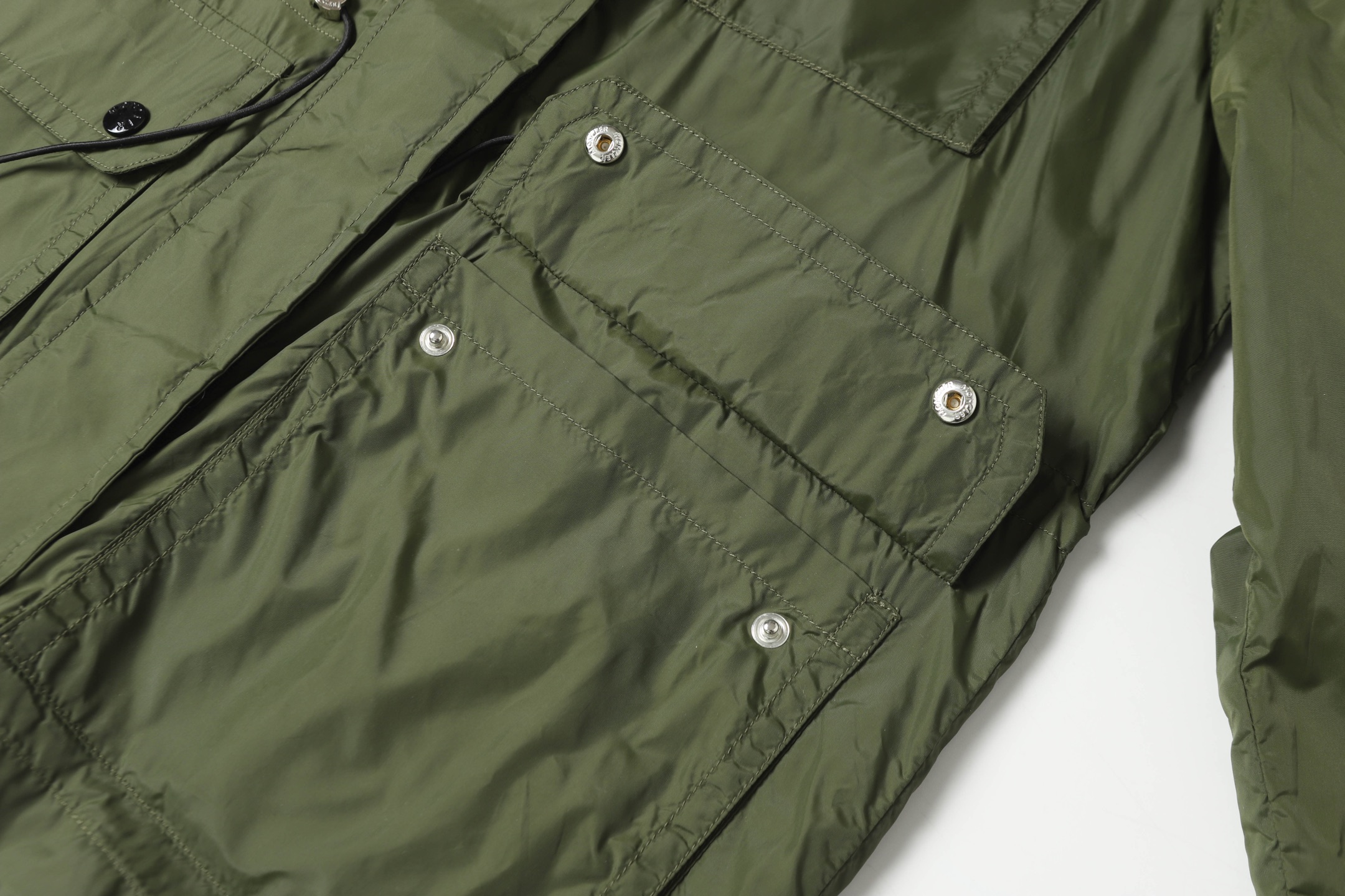 “Moncler Summer Sunscreen Jacket: Airproof, UV-Resistant, Trendy Leisure Wear” - 图片 4