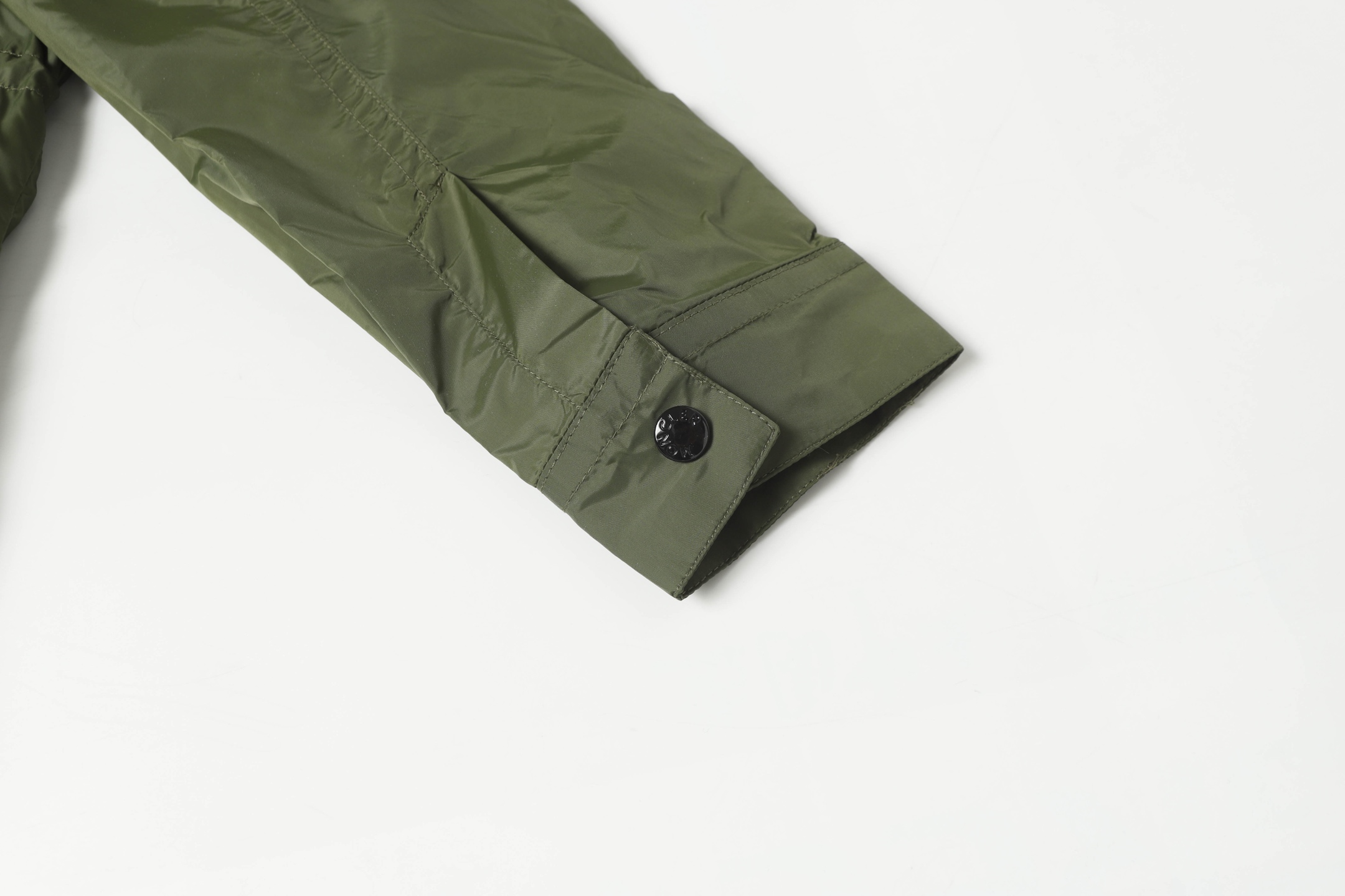 “Moncler Summer Sunscreen Jacket: Airproof, UV-Resistant, Trendy Leisure Wear” - 图片 6