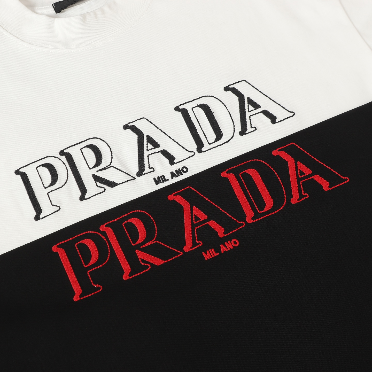Prada Camiseta de Manga Corta con Logo 3D Bordado para Hombre 12 i1749026019249 5594 0 11