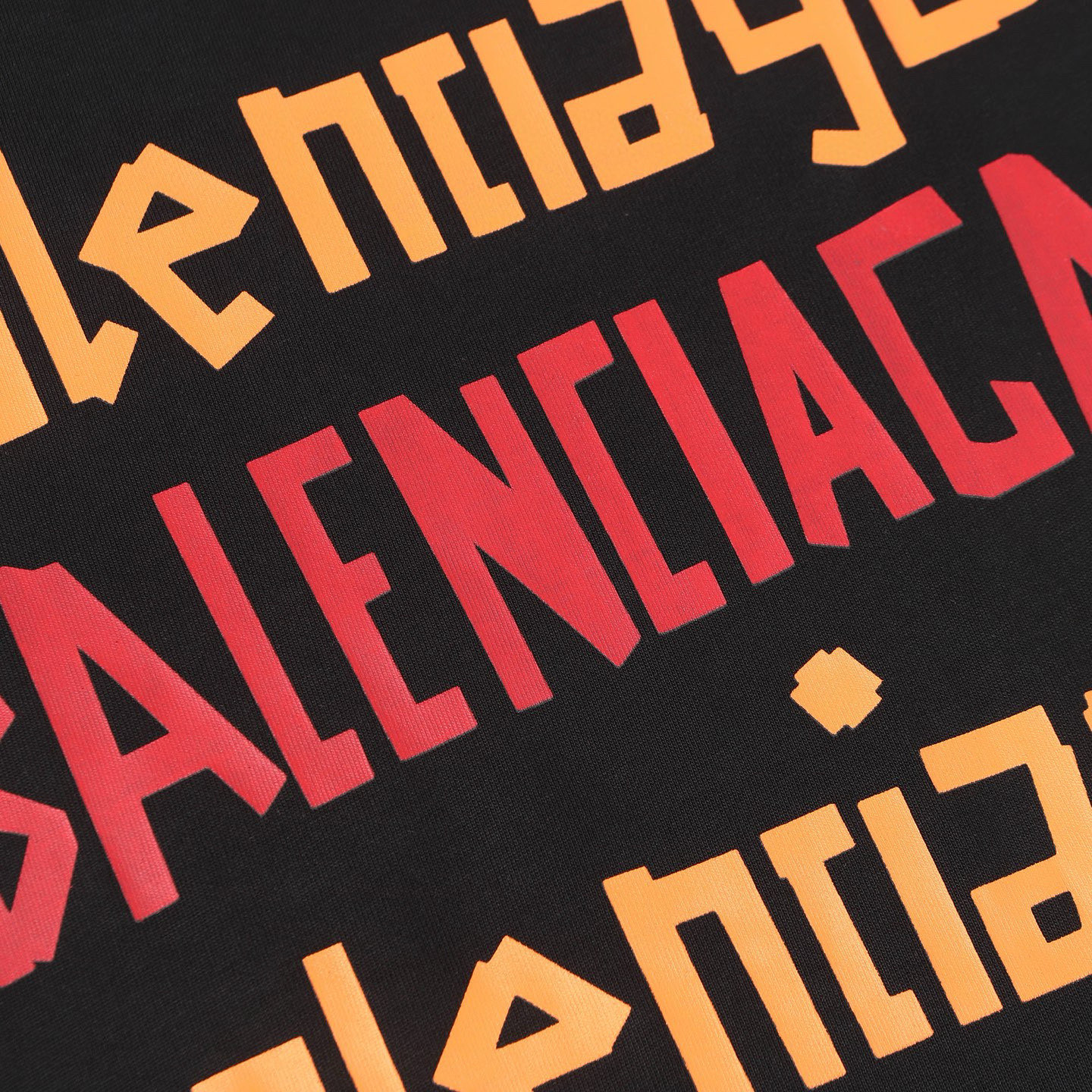 Balenciaga Camiseta de Manga Corta con Estampado de Logo para Hombre y Mujer 5 i1749979241744 8850 0 3