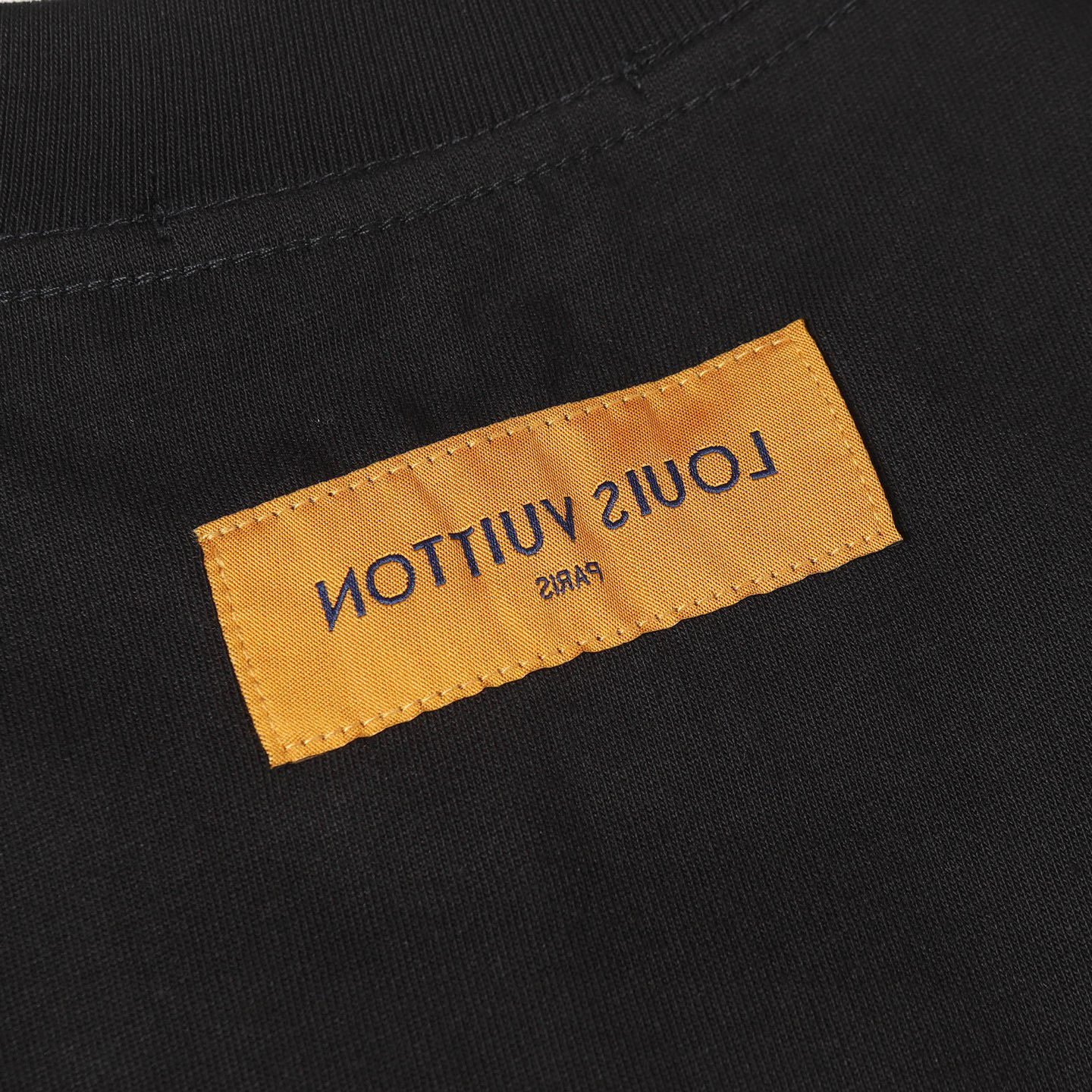 Louis Vuitton Camiseta de Algodón con Estampado de Flores Monogram, Negro 7 i1749980672614 6444 0 5