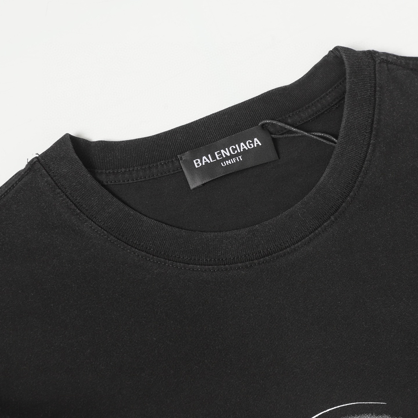 Balenciaga Camiseta de Manga Corta con Logo Estampado en Algodón Lavado Negro 4 i1749999604584 3185 0 2