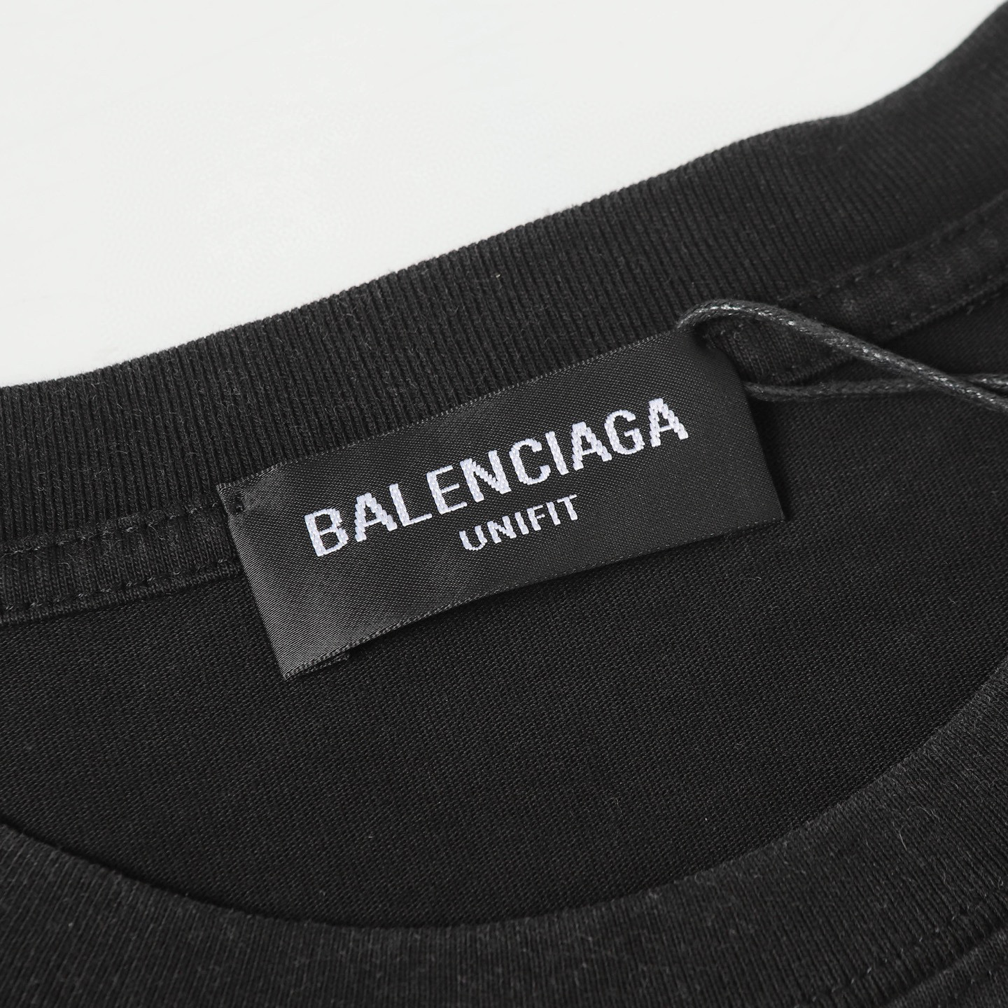 Balenciaga Camiseta de Manga Corta con Logo Estampado en Algodón Lavado Negro 7 i1749999605863 4462 0 5