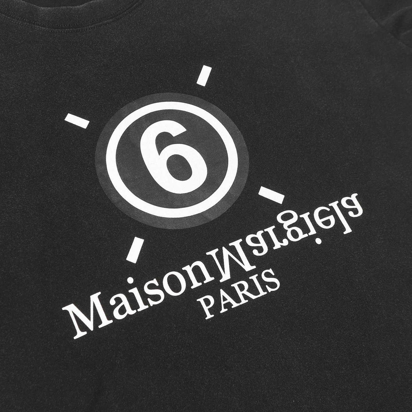Maison Margiela Camiseta de algodón con estampado numérico '6' lavado en negro 5 i1750002421820 7783 0 3