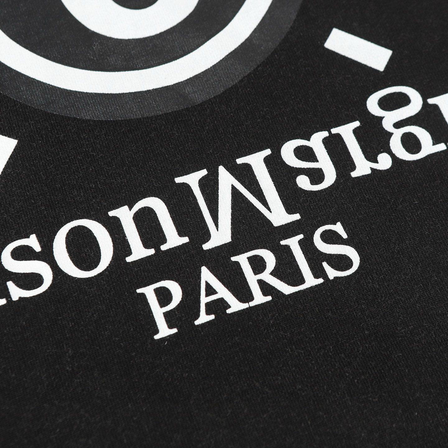 Maison Margiela Camiseta de algodón con estampado numérico '6' lavado en negro 8 i1750002422940 9550 0 6