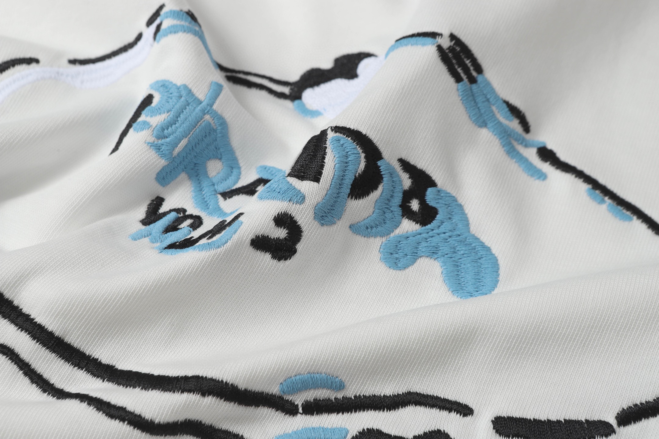 Prada Camiseta de Algodón con Bordado Circular y Logotipo para Hombre y Mujer 6 i1750002849663 5021 0 4