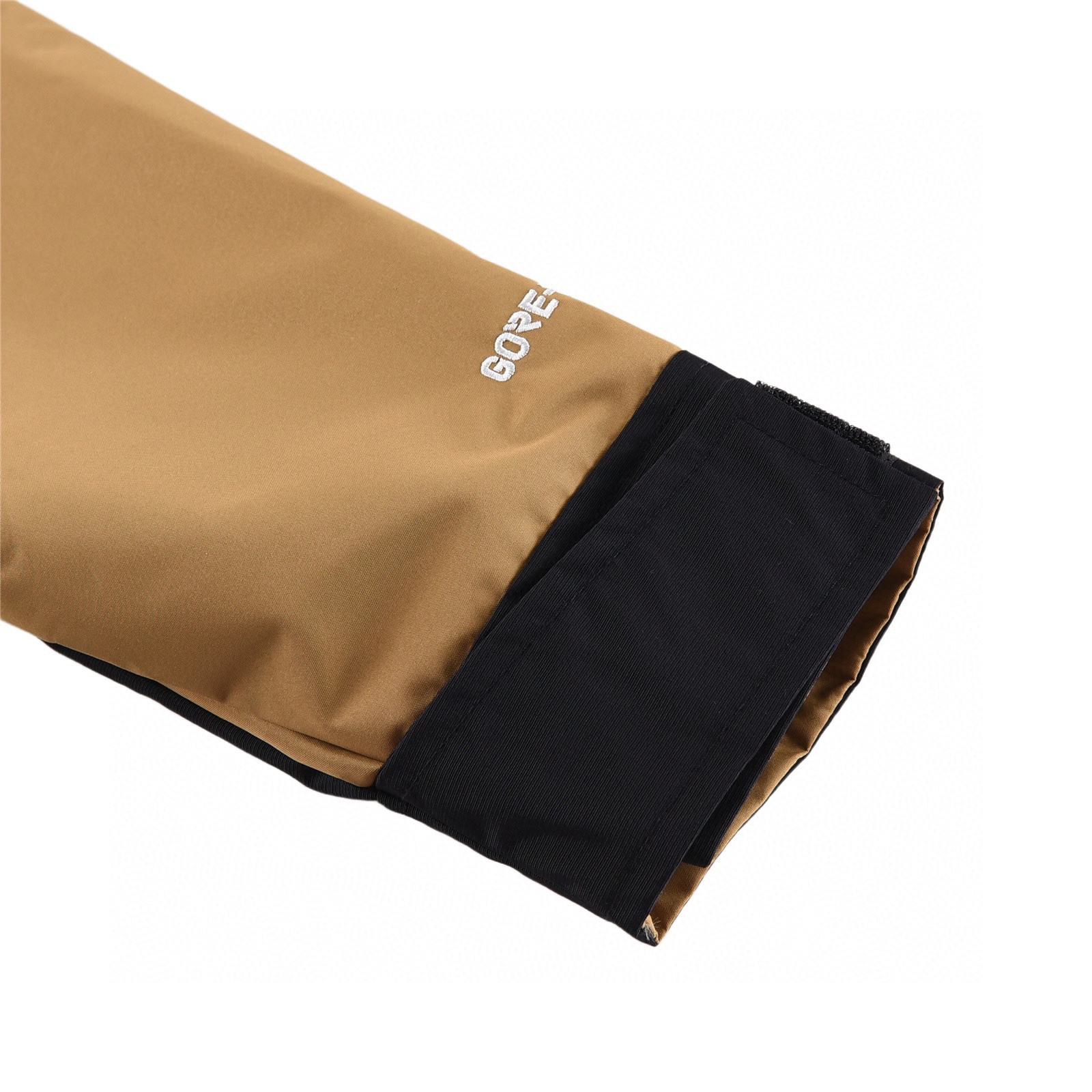 💰245【土黄】
THE NORTH FACE/北面 1990经典款户外防水冲锋衣
登山夹克#代购级为了还原Z💰的一切质感今年团队历经数月最终出货。所有辅料还原Z💰，面料做工升级。
✅防水为国际ISO标准90（ISO4）级别达到荷叶水珠滚动效果
✅高透层压织物Gore-tex仿水透气薄膜，手感更佳舒适。
✅刺绣采用原版一致进口田岛刺绣机还原Z💰。田岛刺绣工整立体，饱满度立体感以及每个字母的神韵特点，一笔一划工工整整立体效果强烈
✅全衣原厂YKK拉链，可承受10万次拉力磨损，原厂魔术贴。开模定制五金配件，字体清晰立体
✅冲锋衣代表作品1990年MJ是TNF的传统最爱。这款时尚夹克采用GT设计，为您的所有都市冒险而重新构想，提供无与伦比的防水和防风保护。
✅GT配有塔夫绸和拉绒经编衬里相当保暖。
✅另外可与1996羽绒服组合搭配保暖效果超级无敌‼️
Size:XS-2XL