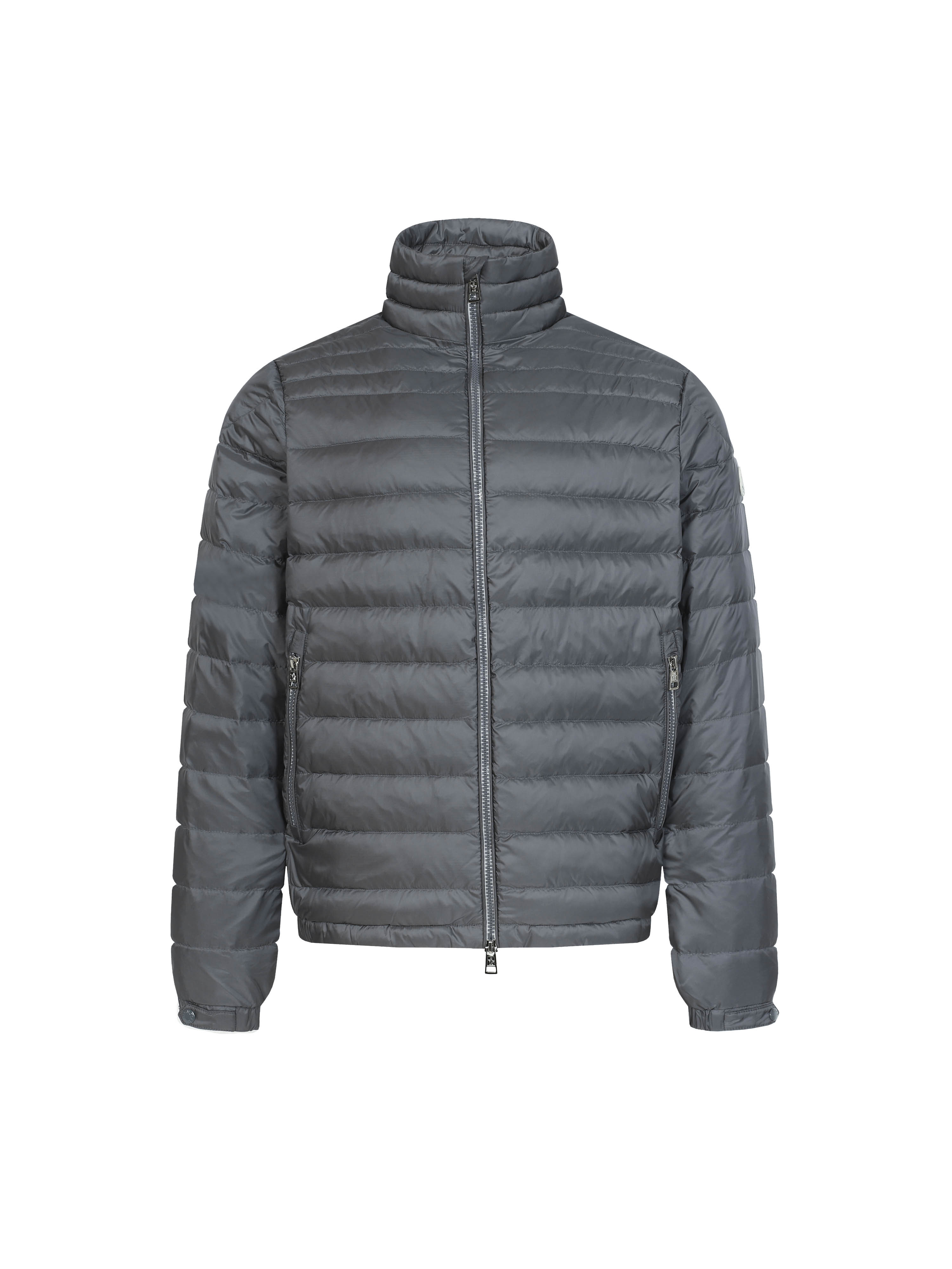 מעילי חורף Moncler Arnique קצר לגברים – נוחות ומודה