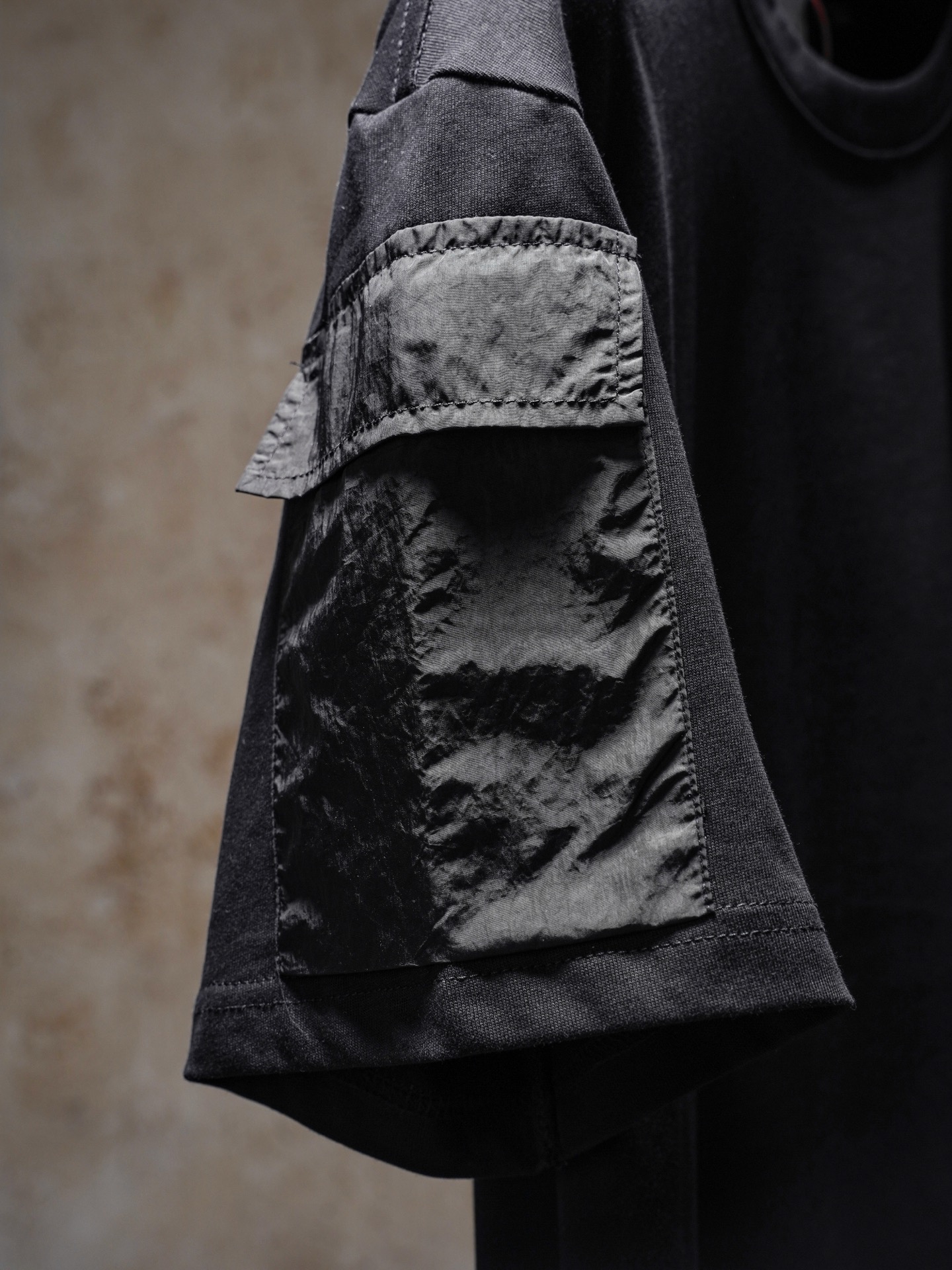 Stone Island Stone island 石头岛袖口口袋贴牌圆领落肩短袖T恤