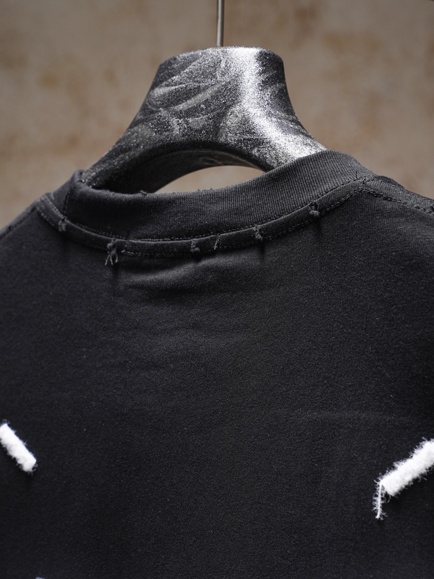 Maison Margiela MAISON MARGIELA马吉拉MM6 刺绣磨破短袖T恤