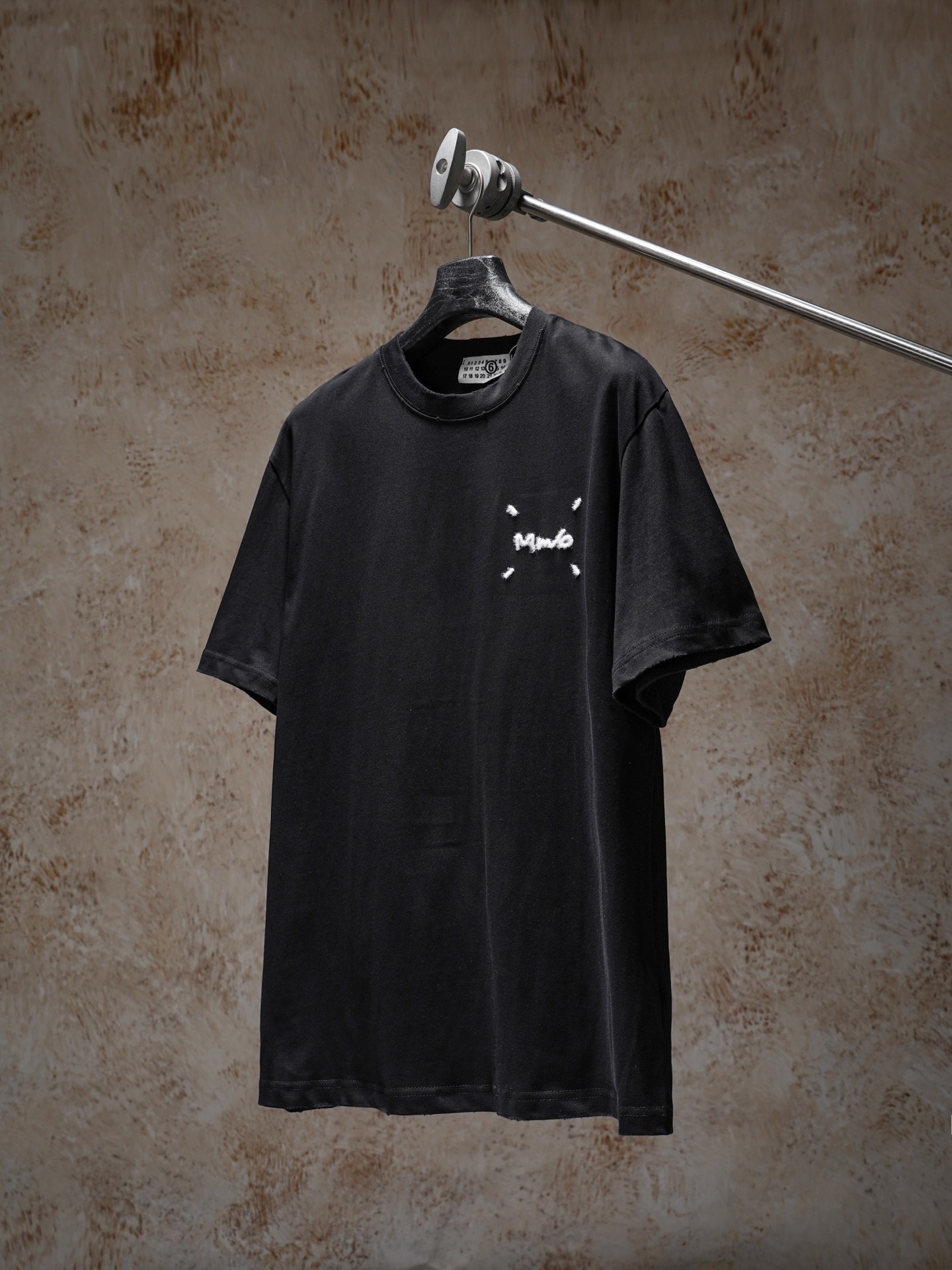 Maison Margiela MAISON MARGIELA马吉拉MM6 刺绣磨破短袖T恤