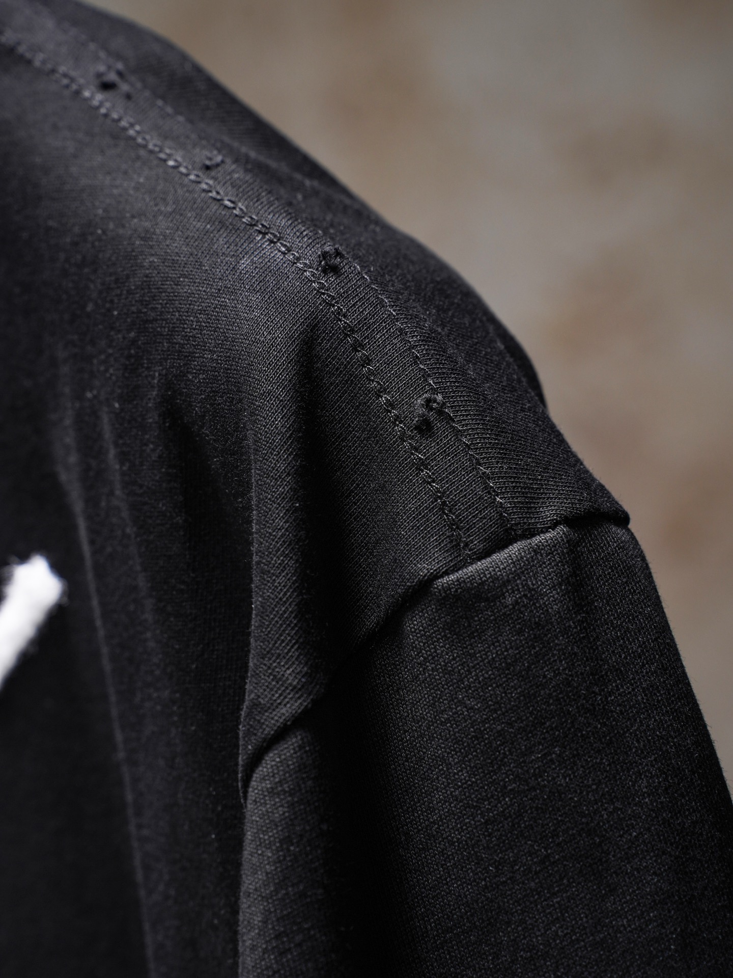 Maison Margiela MAISON MARGIELA马吉拉MM6 刺绣磨破短袖T恤