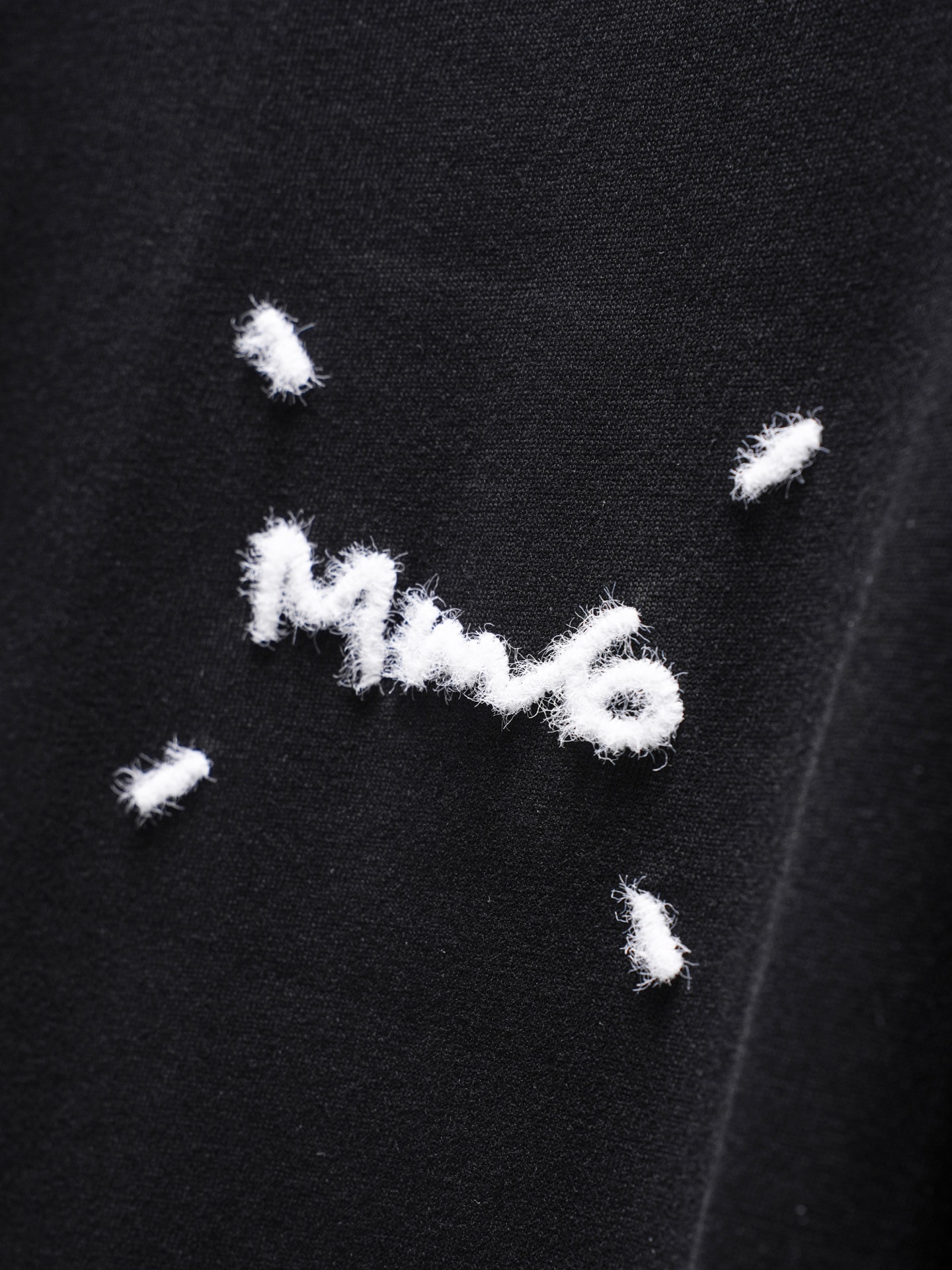 Maison Margiela MAISON MARGIELA马吉拉MM6 刺绣磨破短袖T恤
