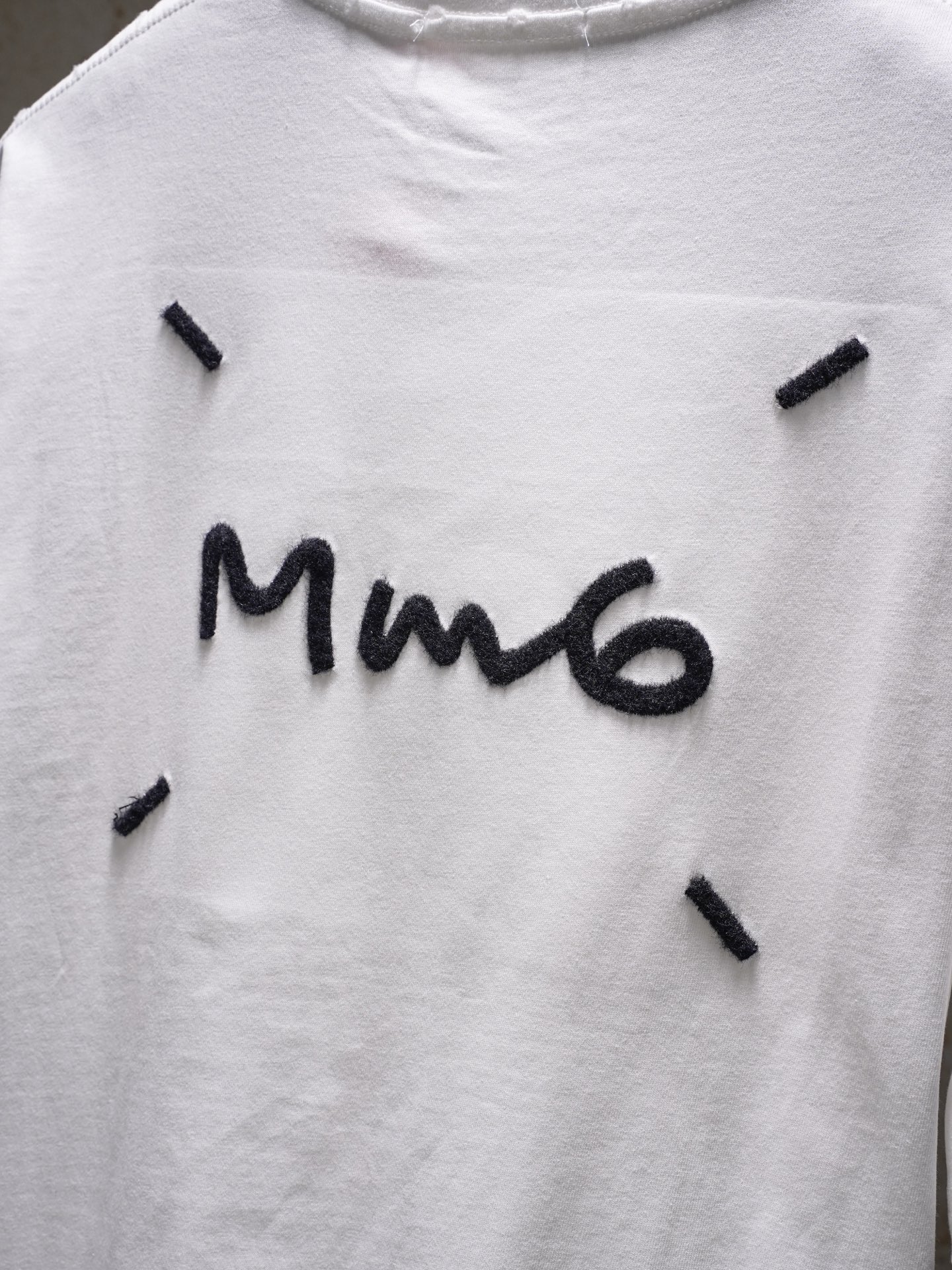 Maison Margiela MAISON MARGIELA马吉拉MM6 刺绣磨破短袖T恤
