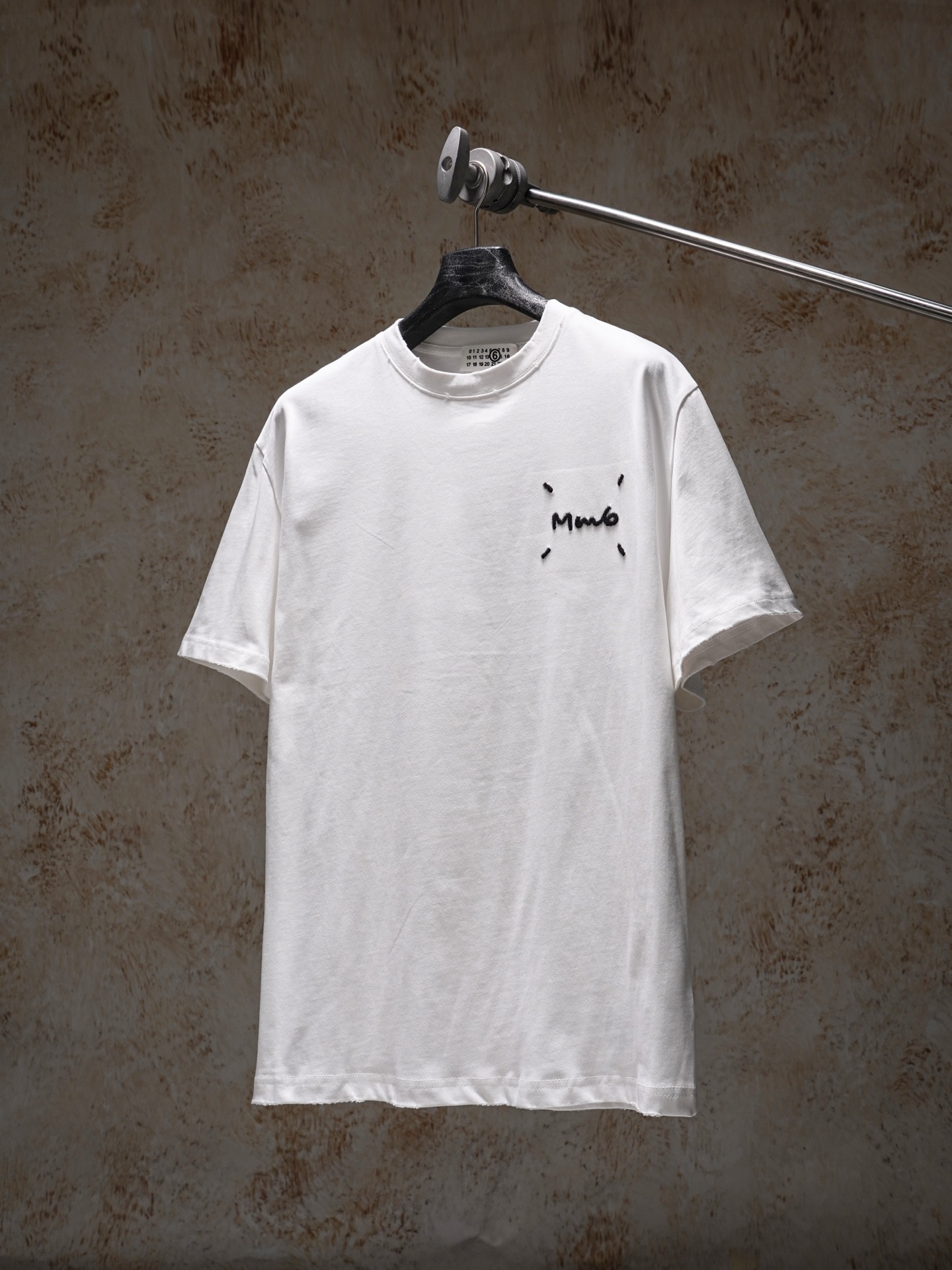 Maison Margiela MAISON MARGIELA马吉拉MM6 刺绣磨破短袖T恤