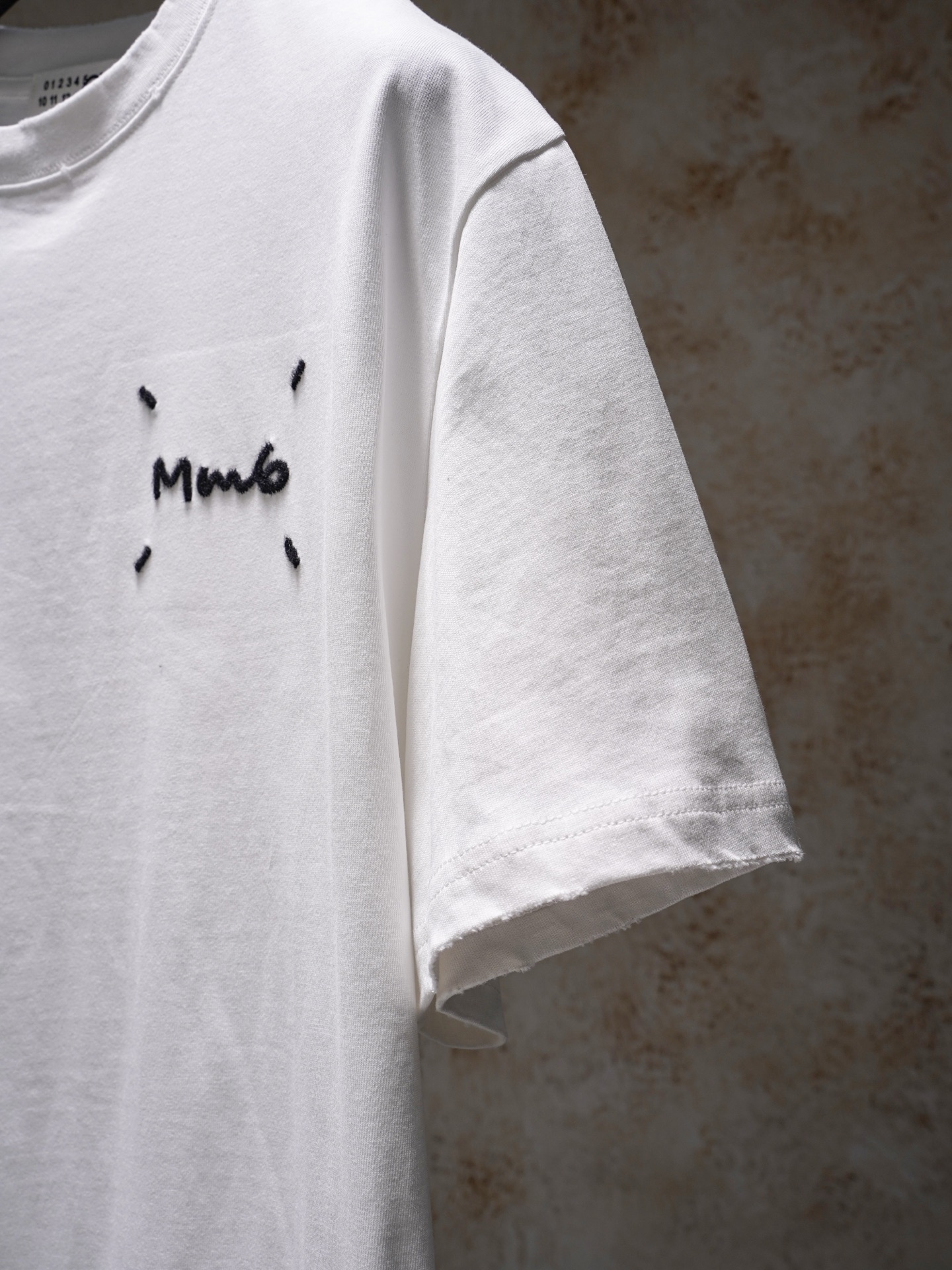 Maison Margiela MAISON MARGIELA马吉拉MM6 刺绣磨破短袖T恤