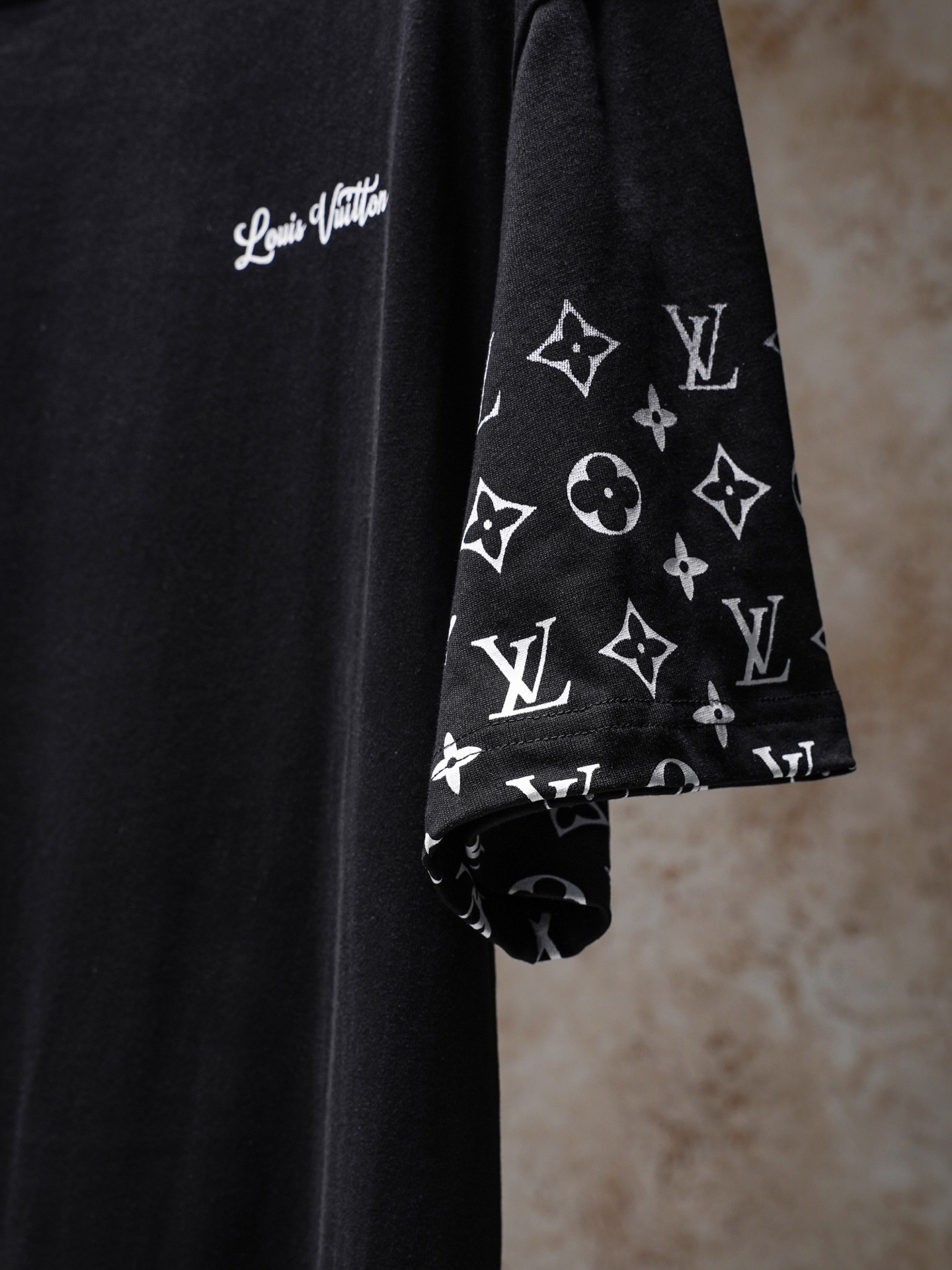 Louis Vuitton Louis Vuitton/路易威登袖子渐变印花T恤短袖