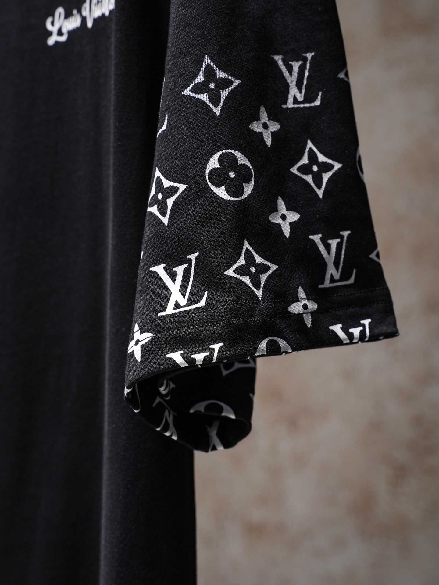 Louis Vuitton Louis Vuitton/路易威登袖子渐变印花T恤短袖