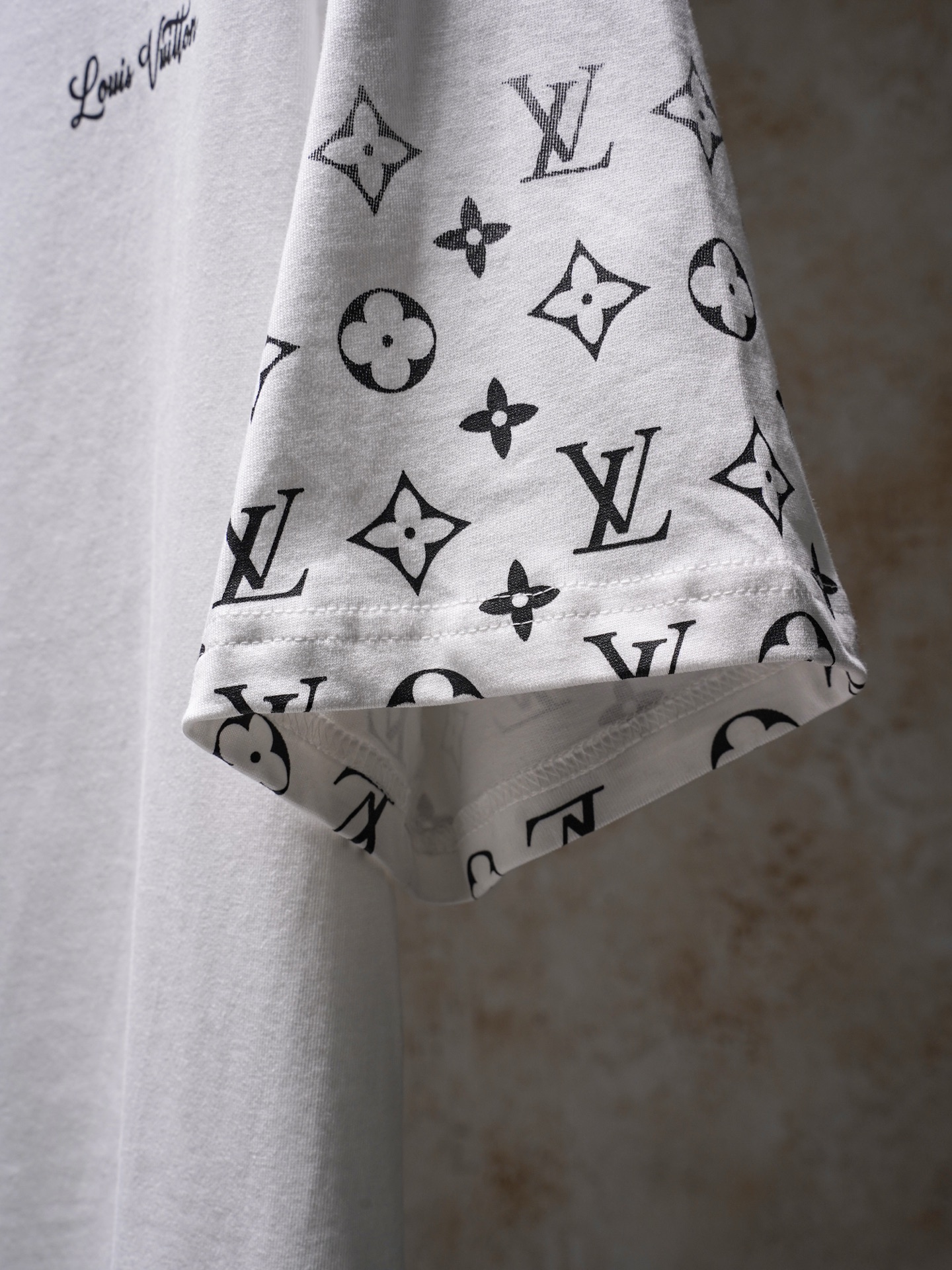 Louis Vuitton Louis Vuitton/路易威登袖子渐变印花T恤短袖