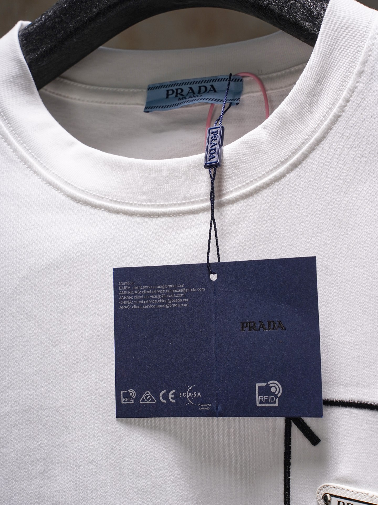 Prada PRADA/普拉达26ss胸前刺绣三角标圆领T恤短袖