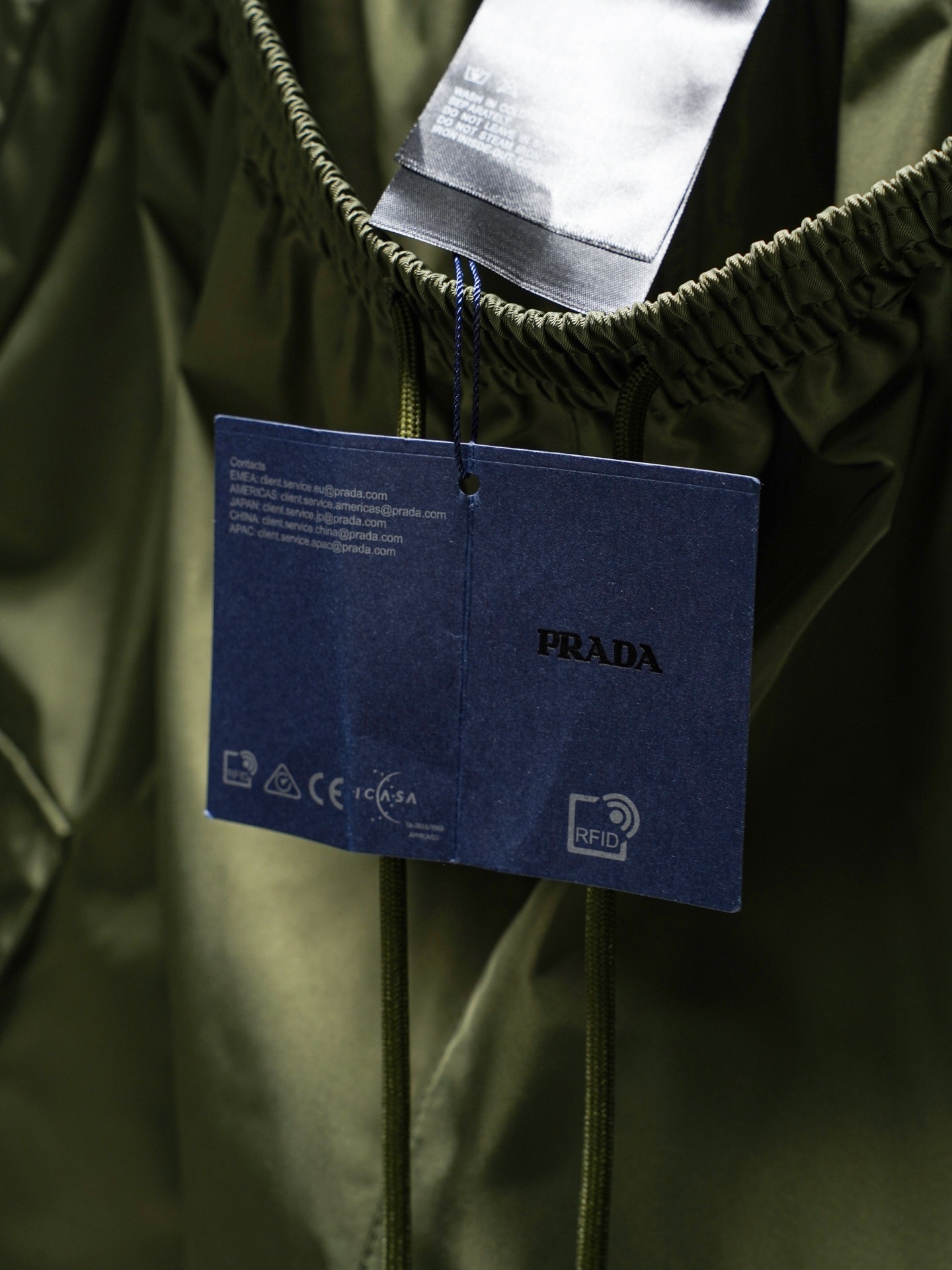 Prada Prada/普拉达26ss三角标侧边大口袋短裤