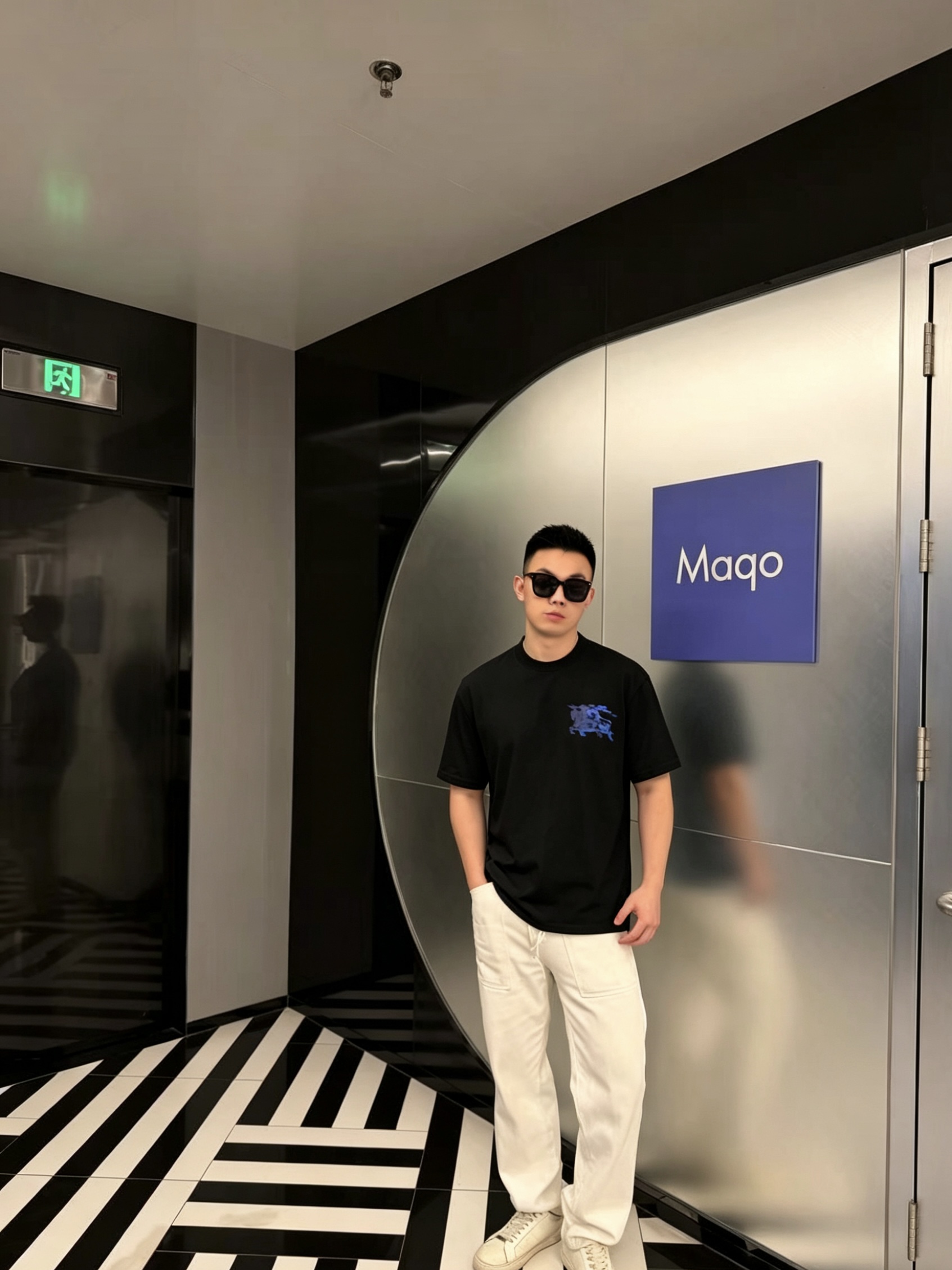 Camiseta de manga corta con logo clásico estampado en el pecho de Burberry con efecto en la parte superior del cuerpo