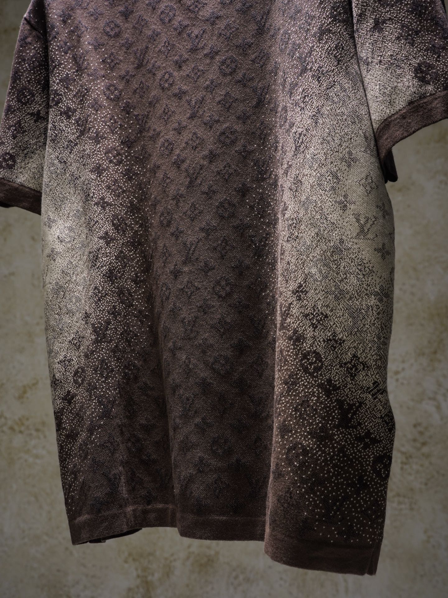 Louis Vuitton 1v 26SS 字母暗纹提花渐变毛织短袖棕色