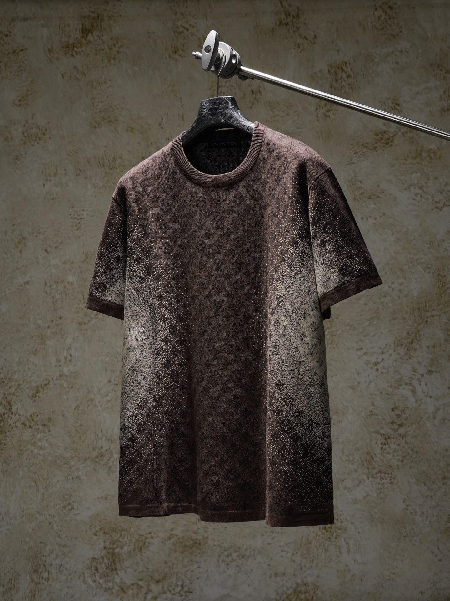 Louis Vuitton 1v 26SS 字母暗纹提花渐变毛织短袖棕色