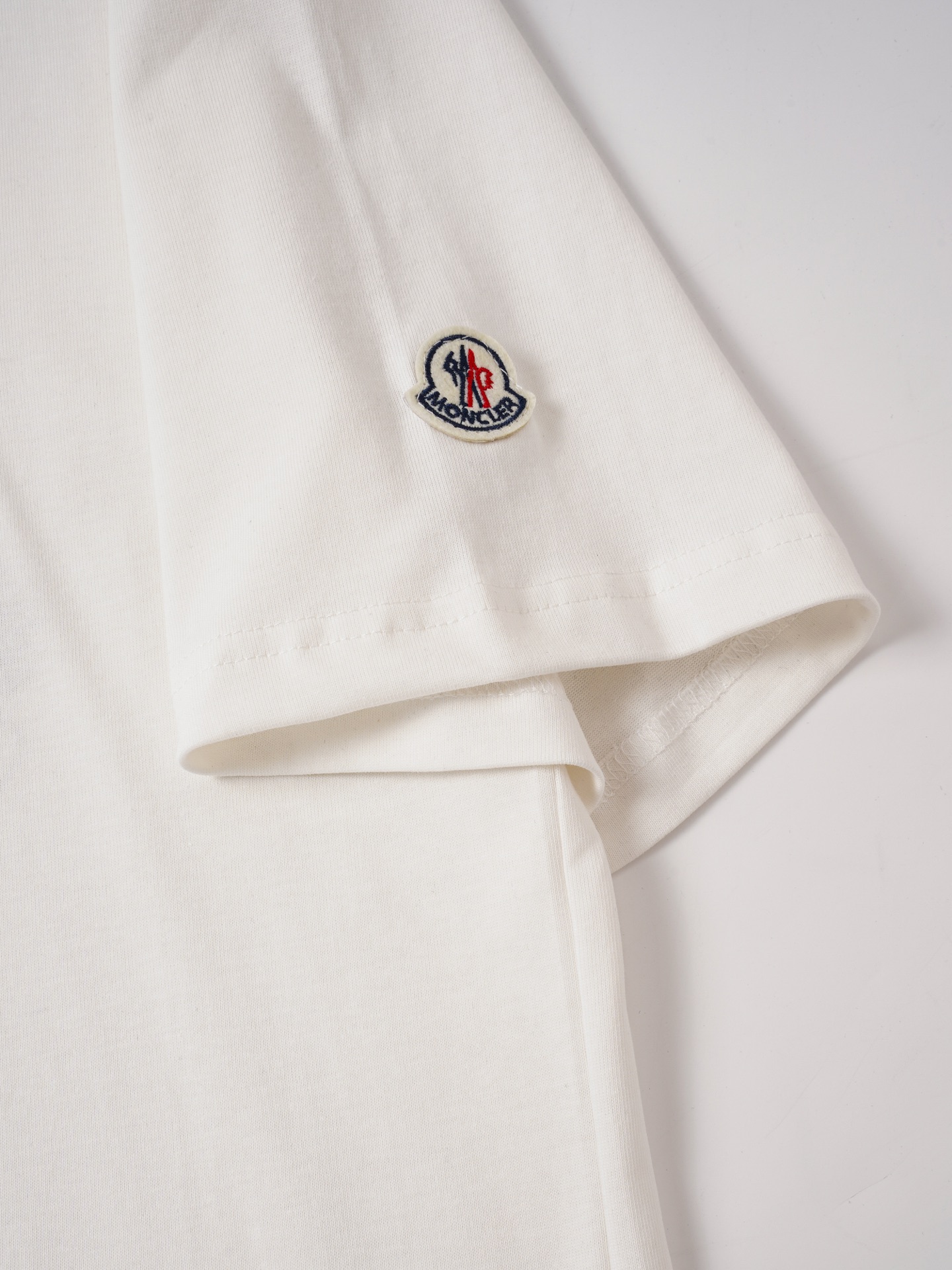 Moncler Moncler/蒙口logo胶浆印花短袖T恤