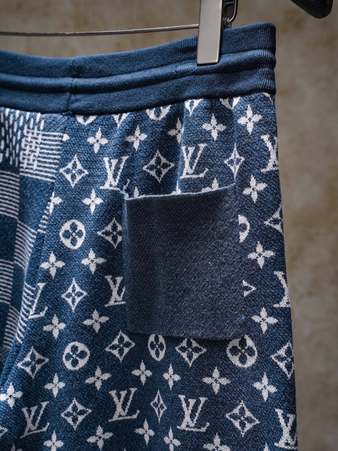 Louis Vuitton 1v针织新款拼接短裤