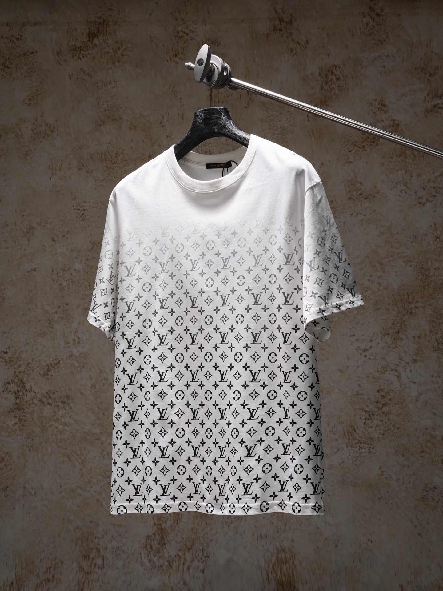 Camiseta de manga corta P70 1v Louis degradado estampado clásico ●Original: comprado y desarrollado por 6909 ●Tejido: t…
