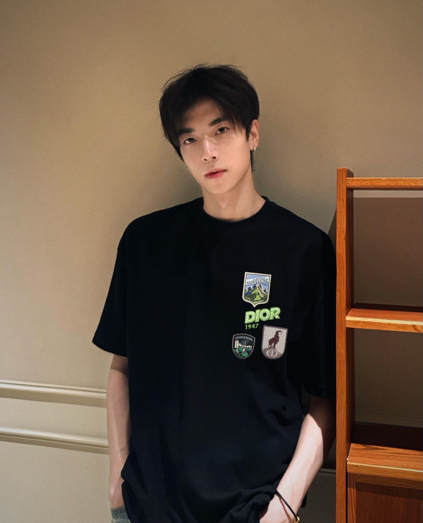 DIOR Dior estampado logo bordado camiseta de manga corta imagen de la parte superior del cuerpo