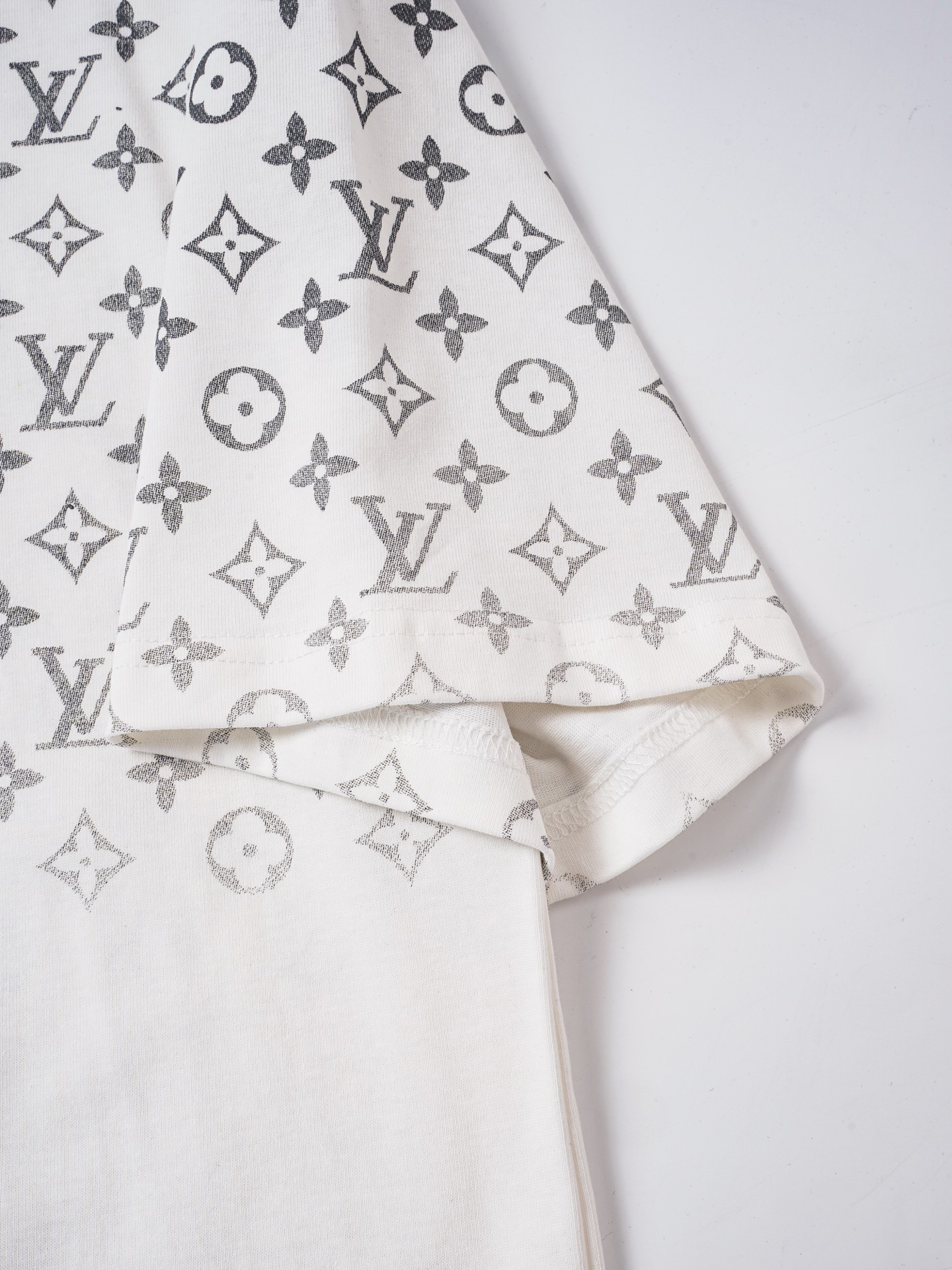 Louis Vuitton 1v路易威登 2025ss印花标识短袖T恤