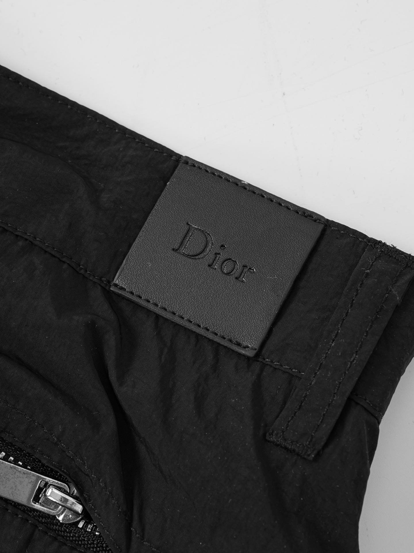 Dior DIOR迪奥26SS字母刺绣徽标纽扣工装短裤