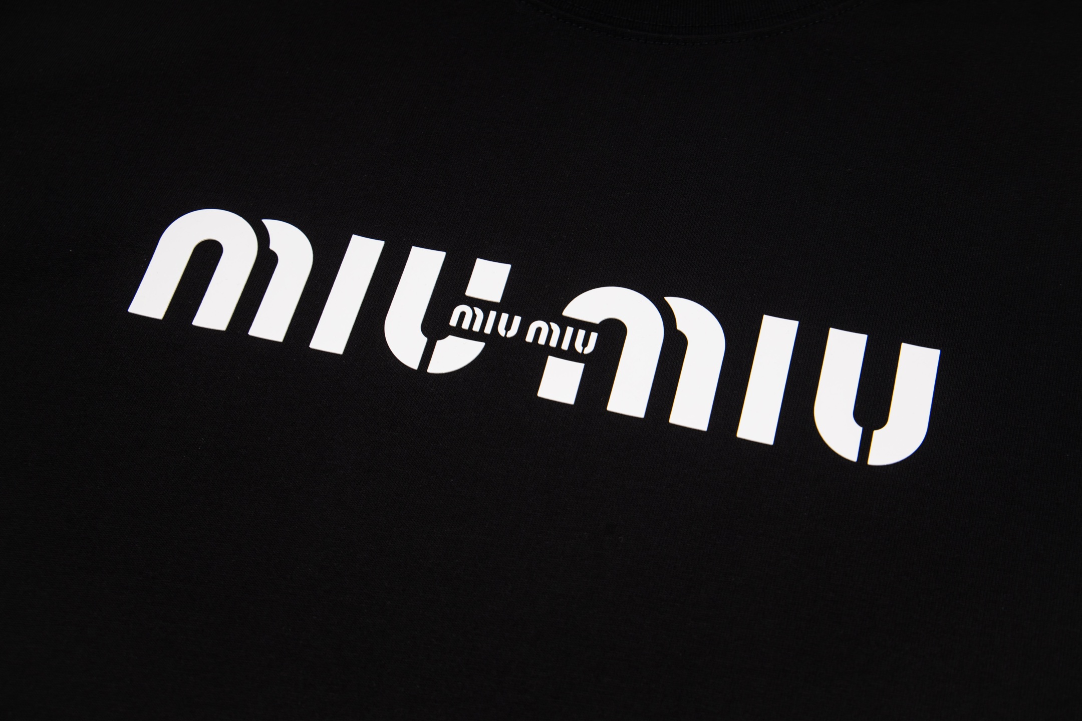 Miu Miu MIU MIU缪缪26SS字母压胶T恤