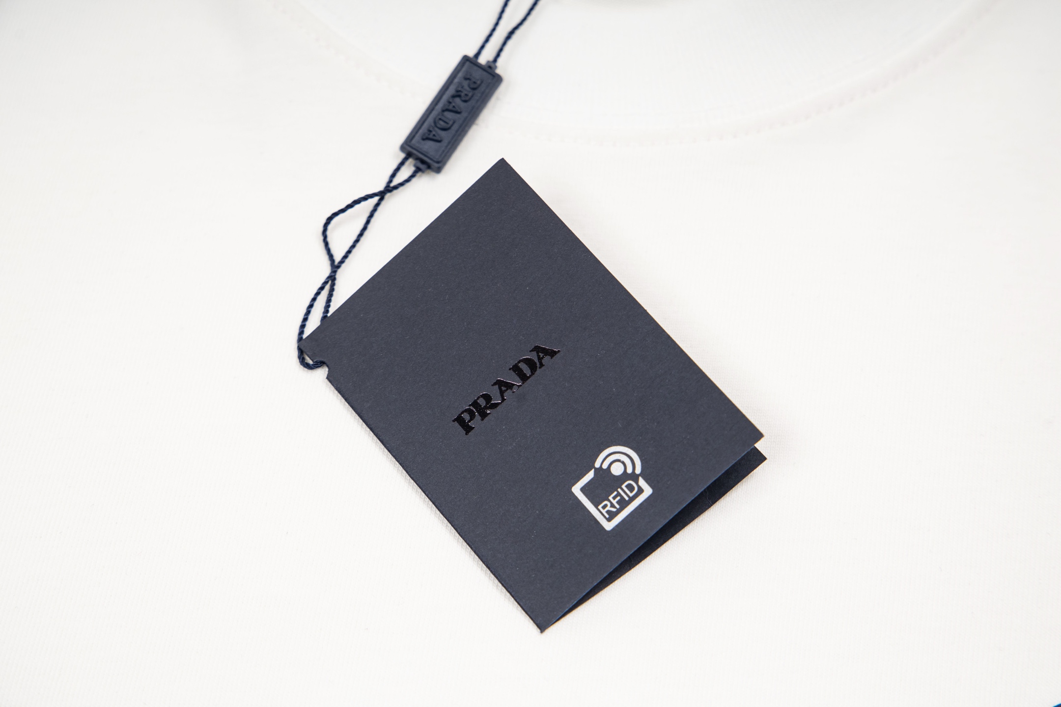 Prada Prada 普拉达三角圆领T恤短袖